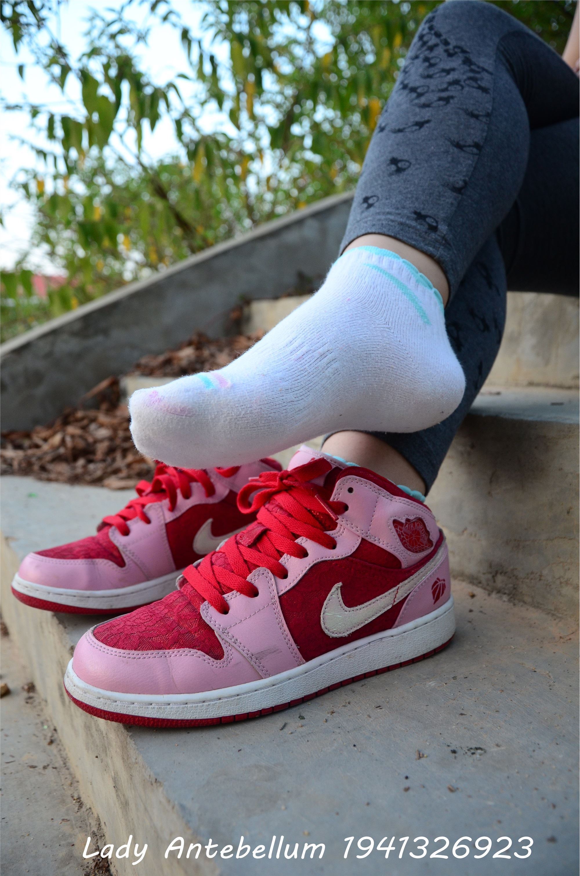 战前女神  恋足美腿棉袜女神级摄影套图 095