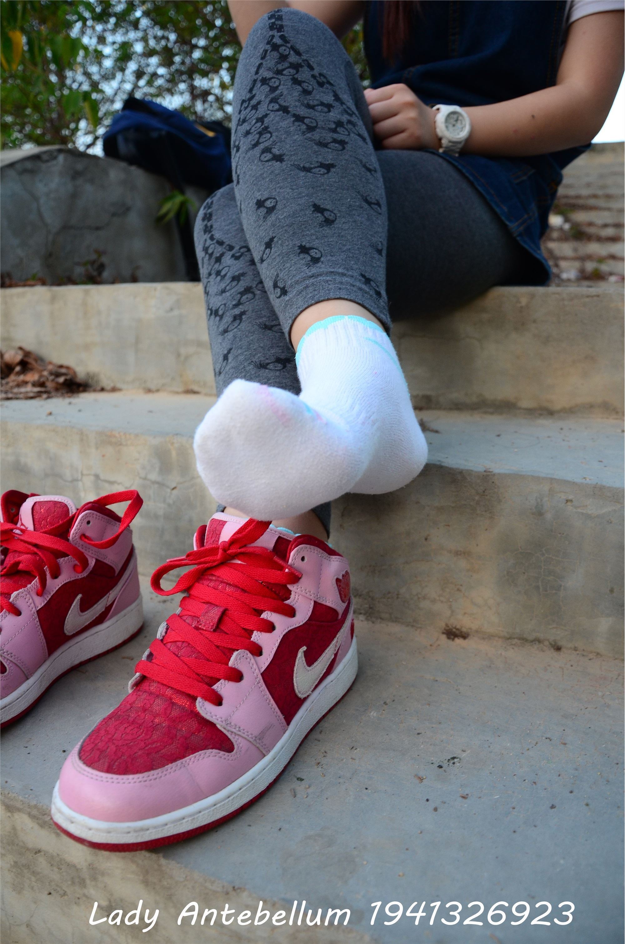 战前女神  恋足美腿棉袜女神级摄影套图 095