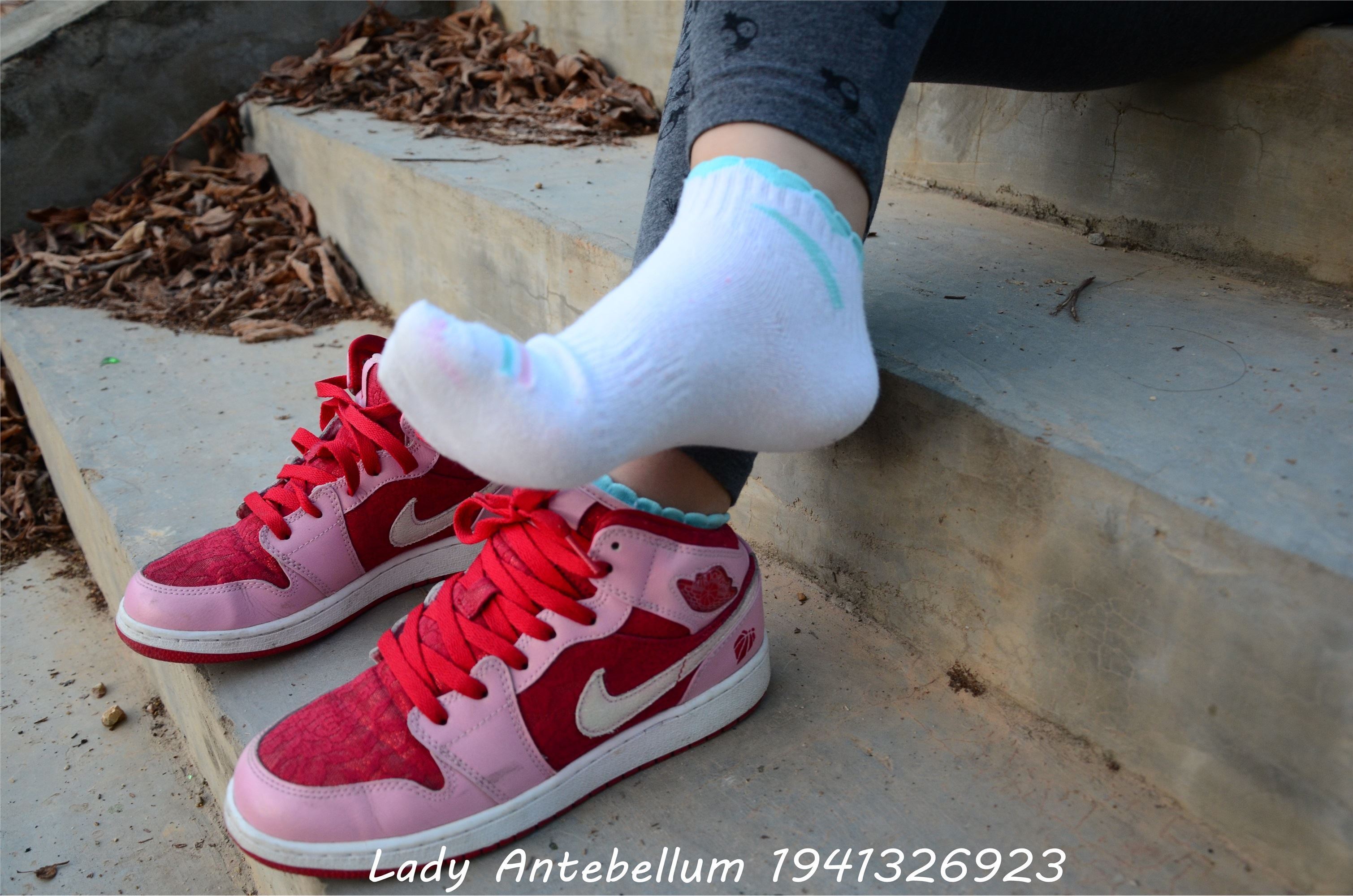 战前女神  恋足美腿棉袜女神级摄影套图 095