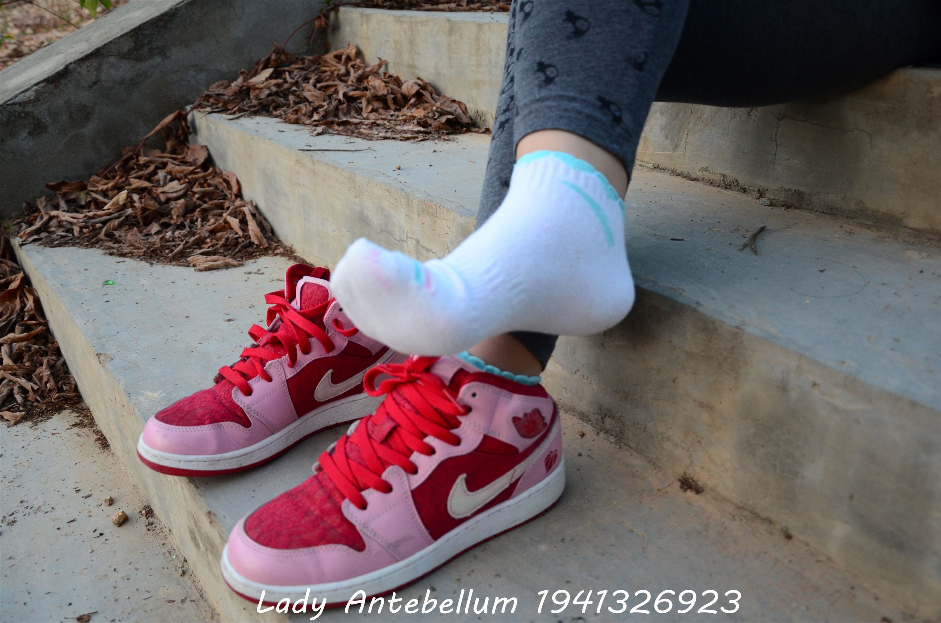 战前女神  恋足美腿棉袜女神级摄影套图 095