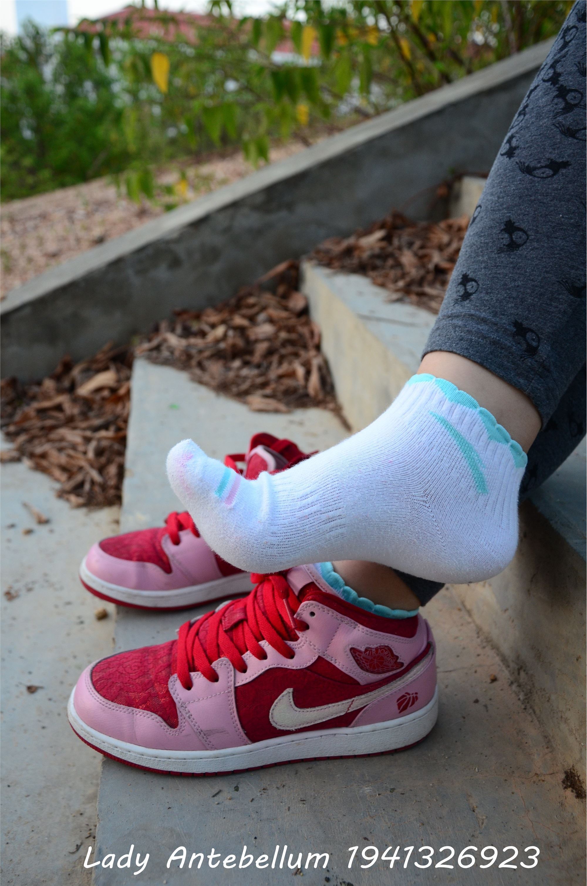 战前女神  恋足美腿棉袜女神级摄影套图 095