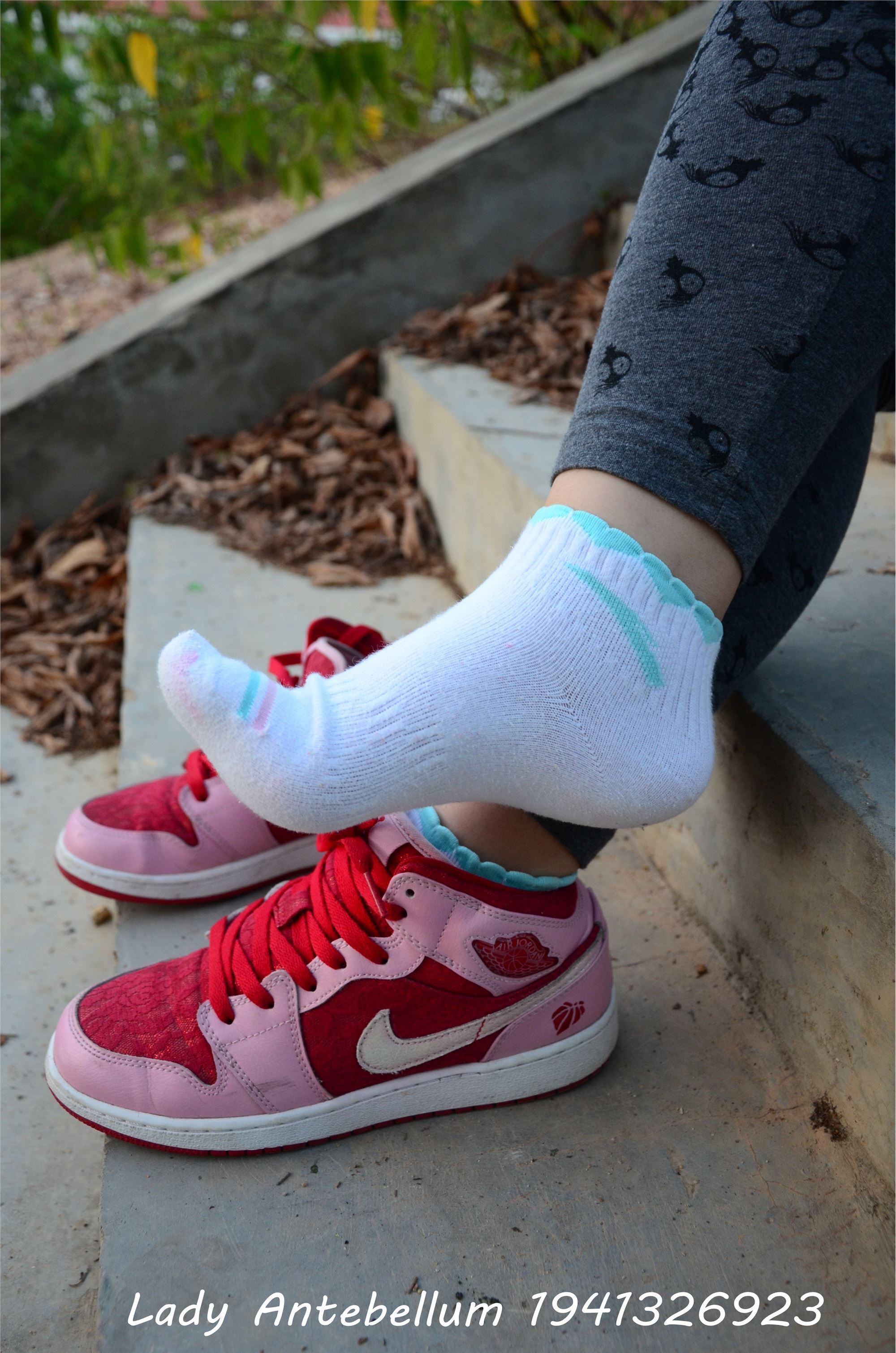 战前女神  恋足美腿棉袜女神级摄影套图 095