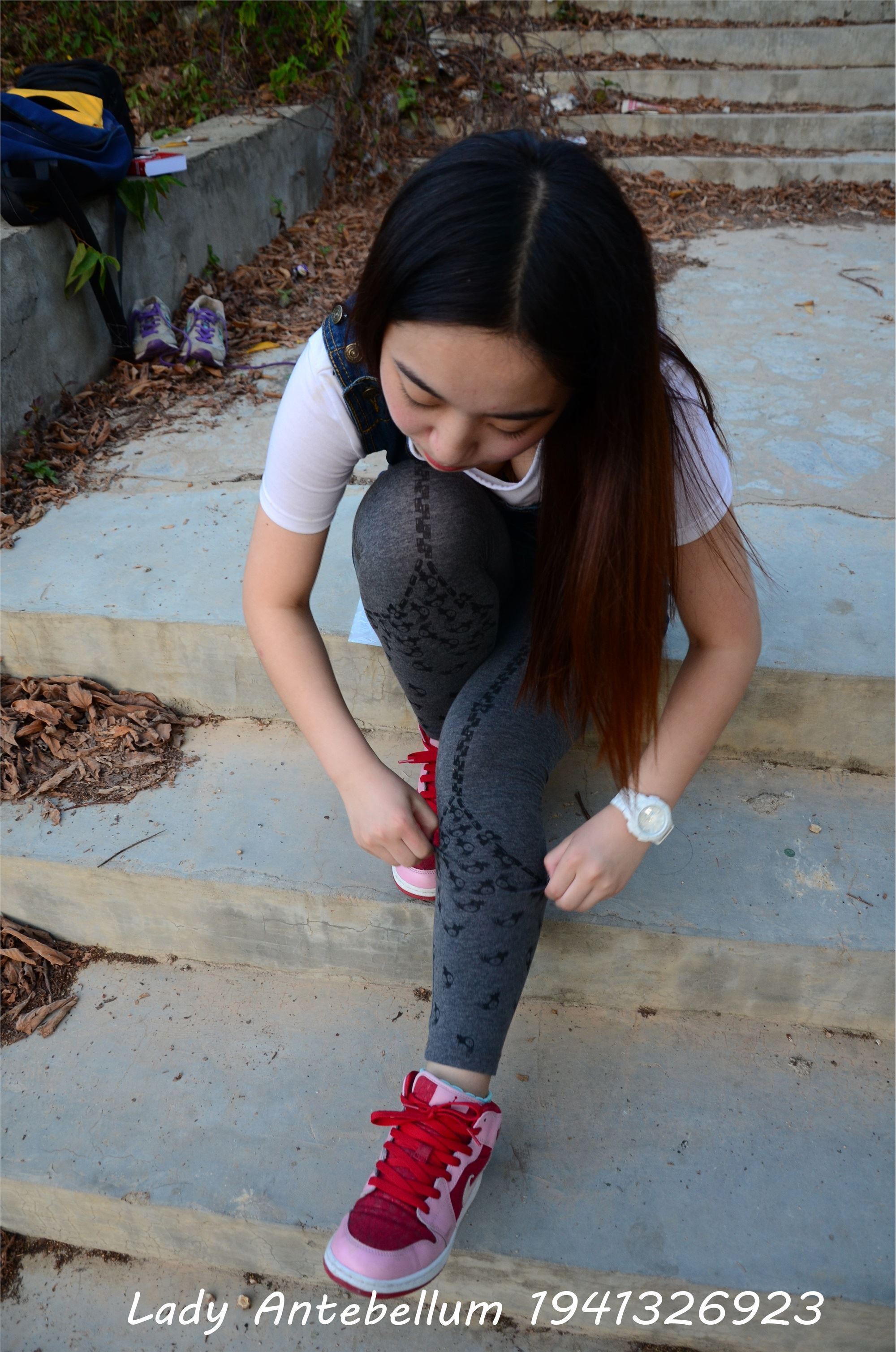 战前女神  恋足美腿棉袜女神级摄影套图 095