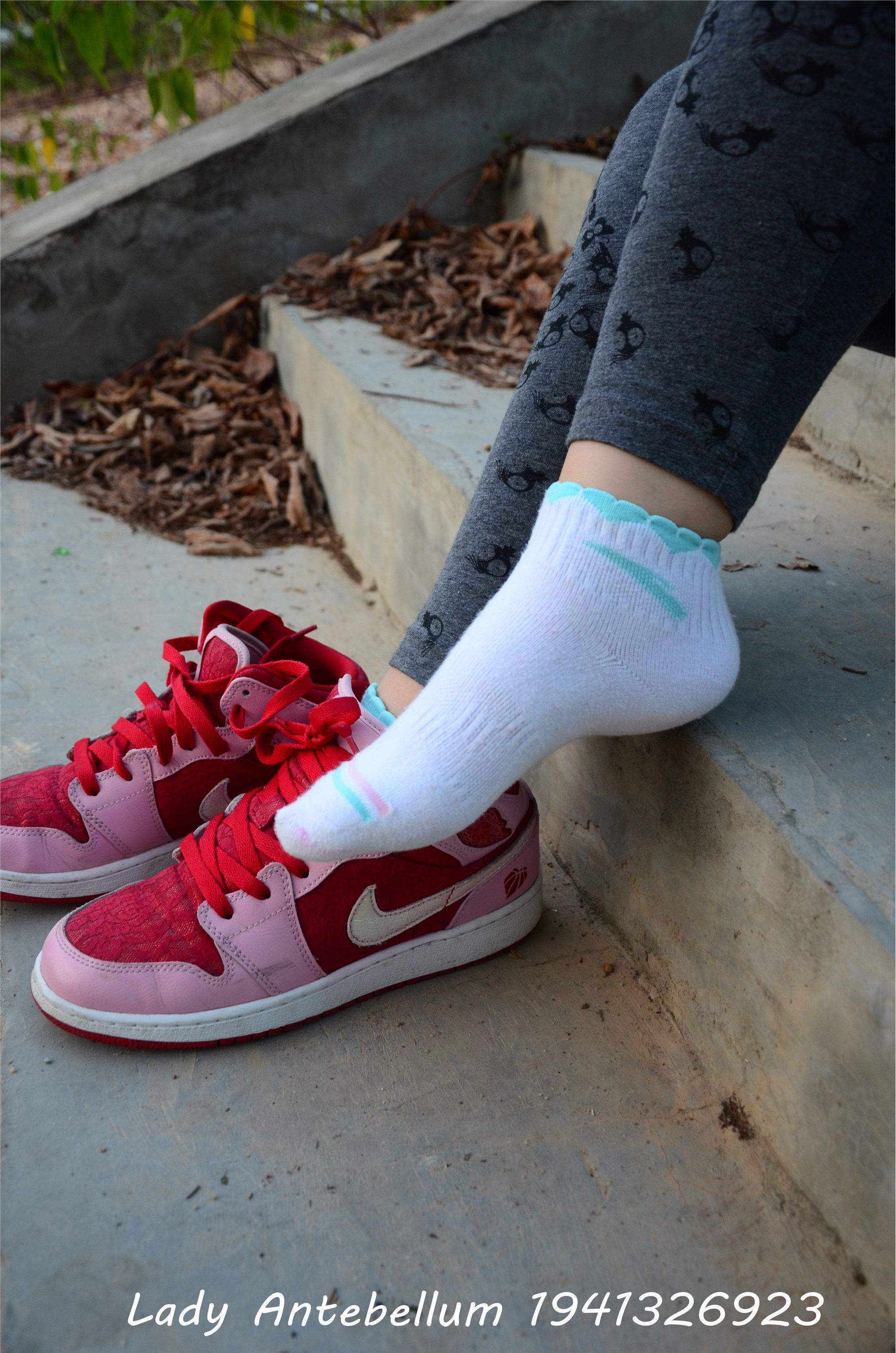 战前女神  恋足美腿棉袜女神级摄影套图 095