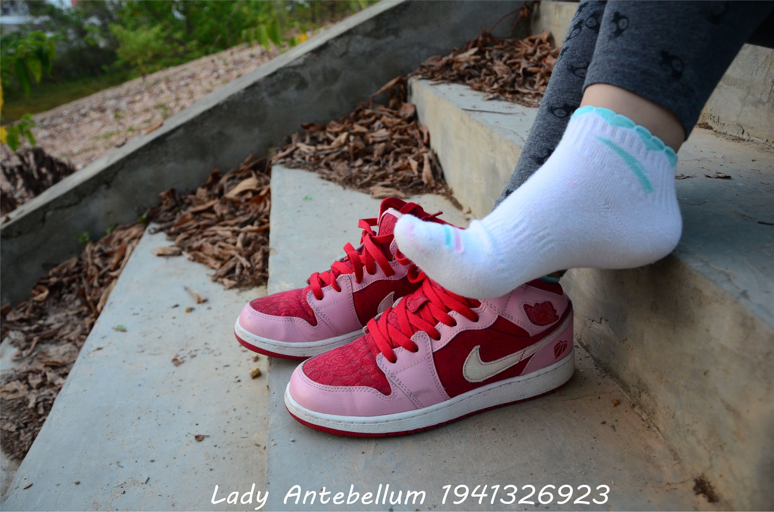 战前女神  恋足美腿棉袜女神级摄影套图 095