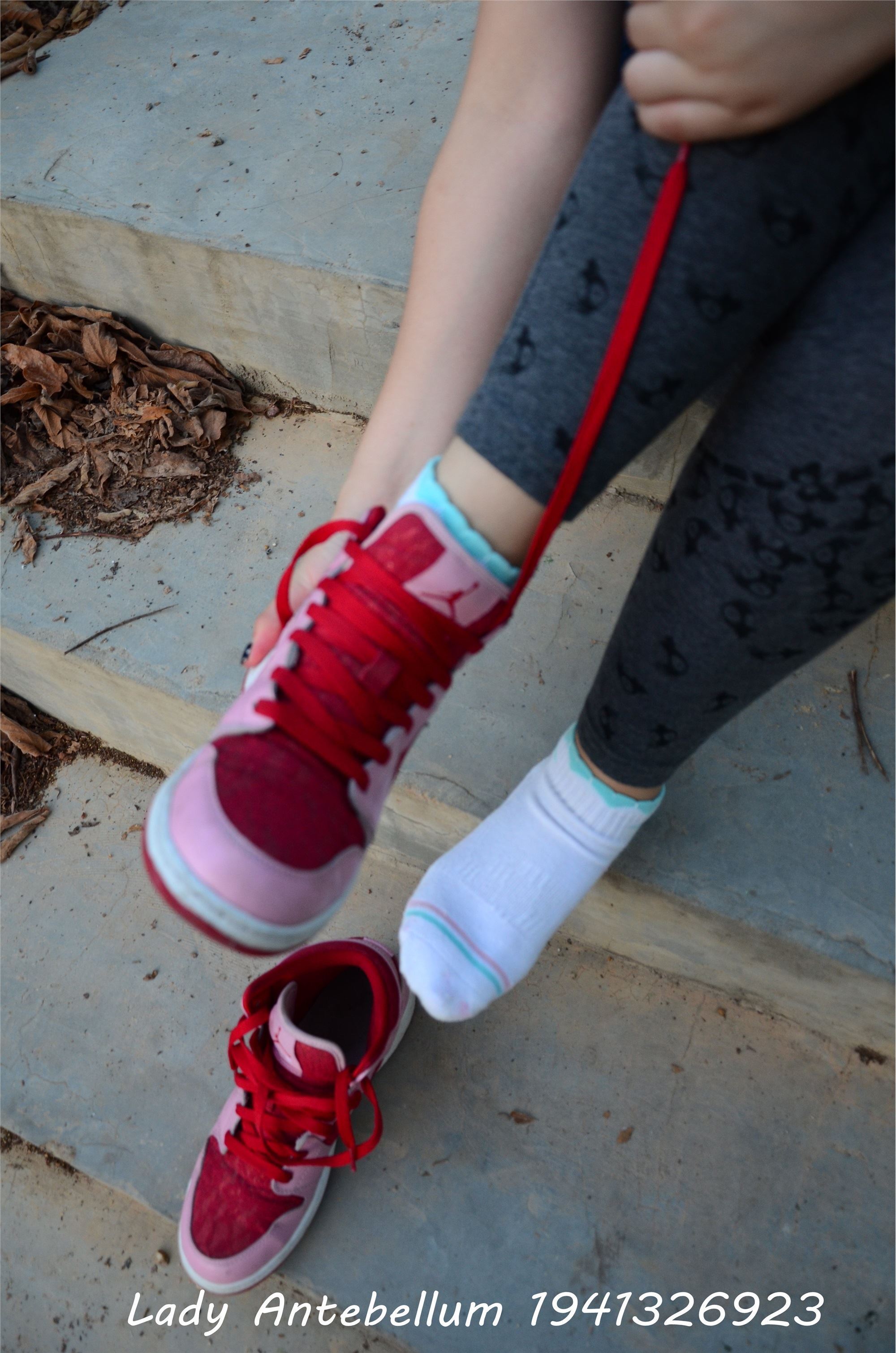 战前女神  恋足美腿棉袜女神级摄影套图 095