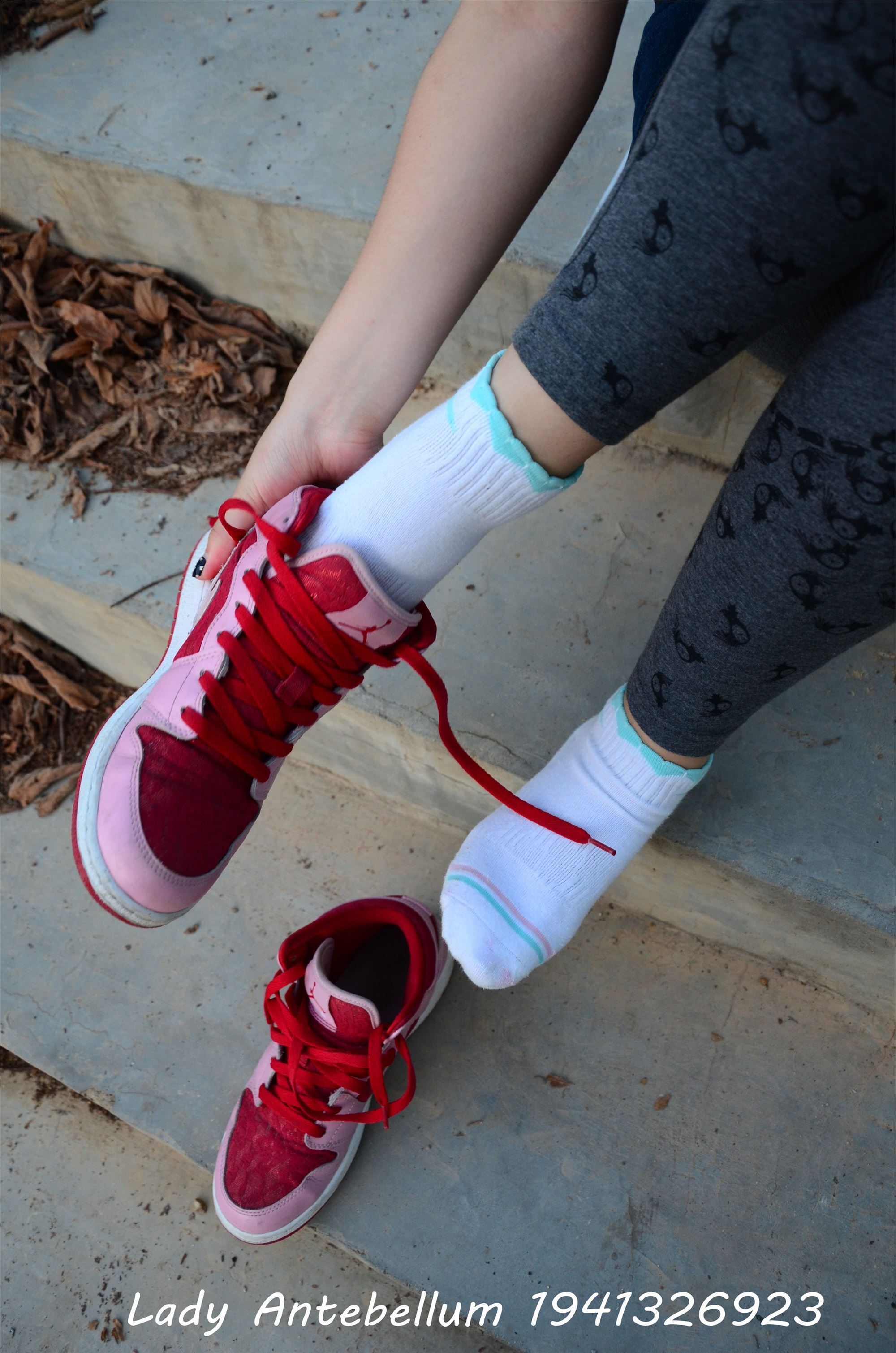 战前女神  恋足美腿棉袜女神级摄影套图 095