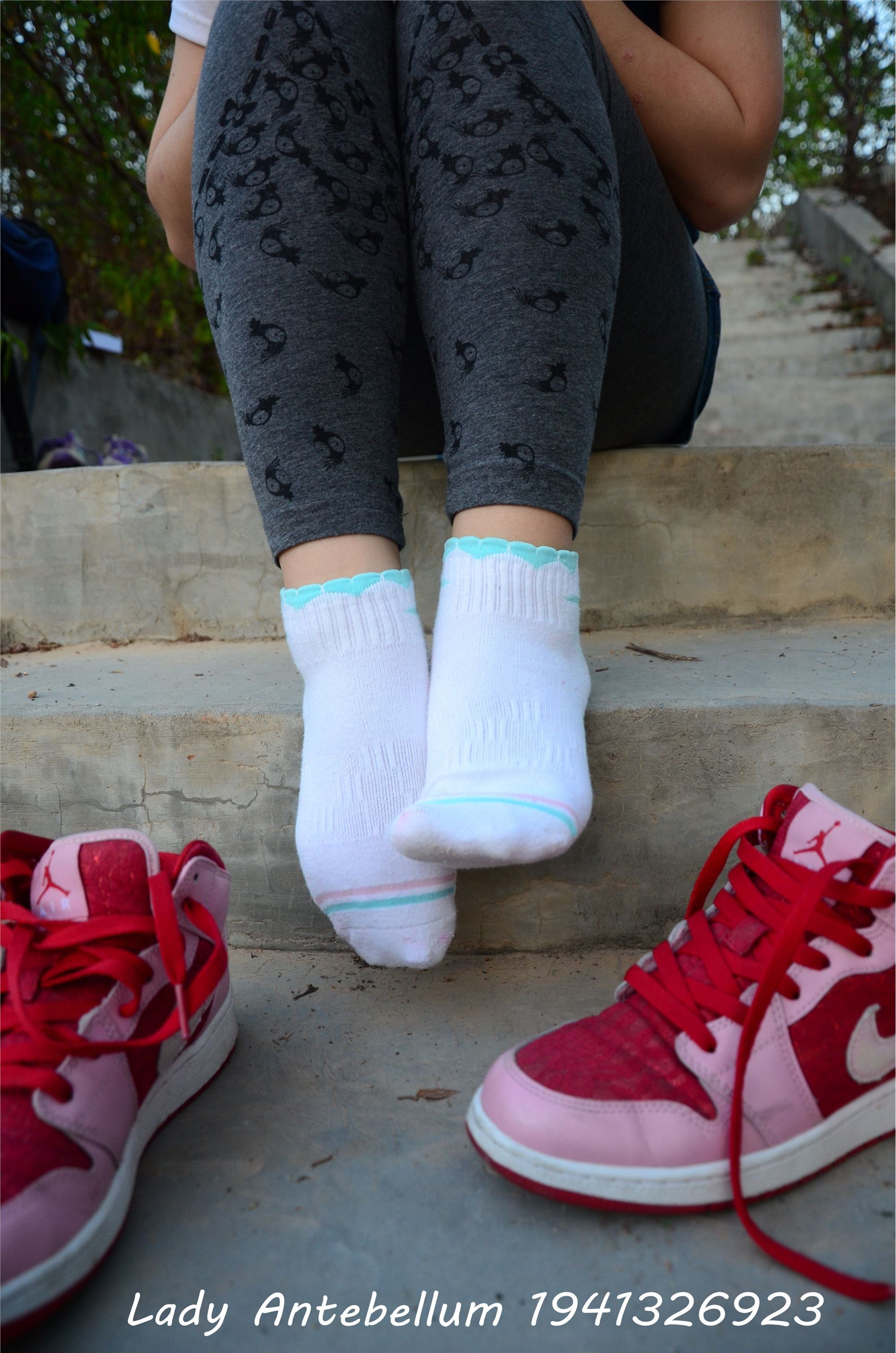 战前女神  恋足美腿棉袜女神级摄影套图 095