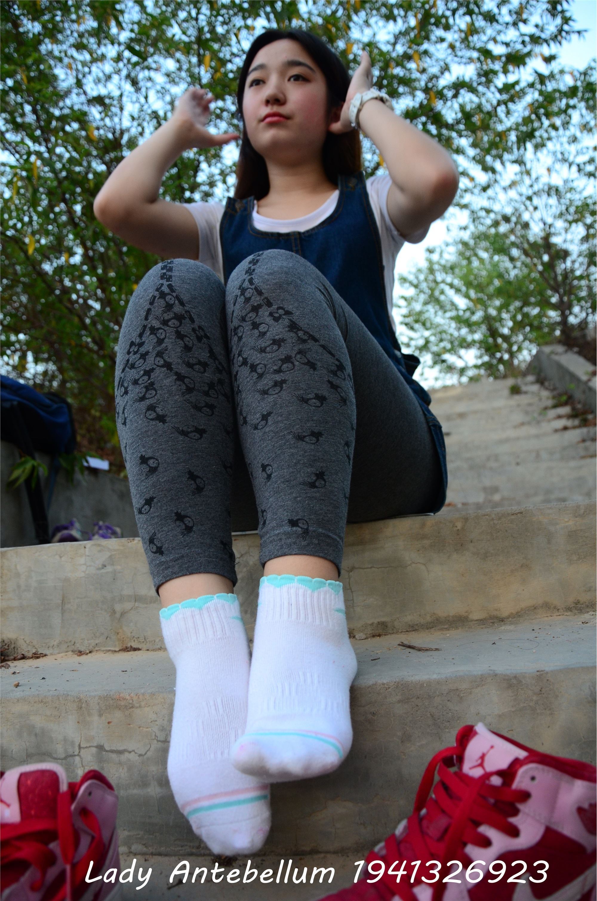 战前女神  恋足美腿棉袜女神级摄影套图 095