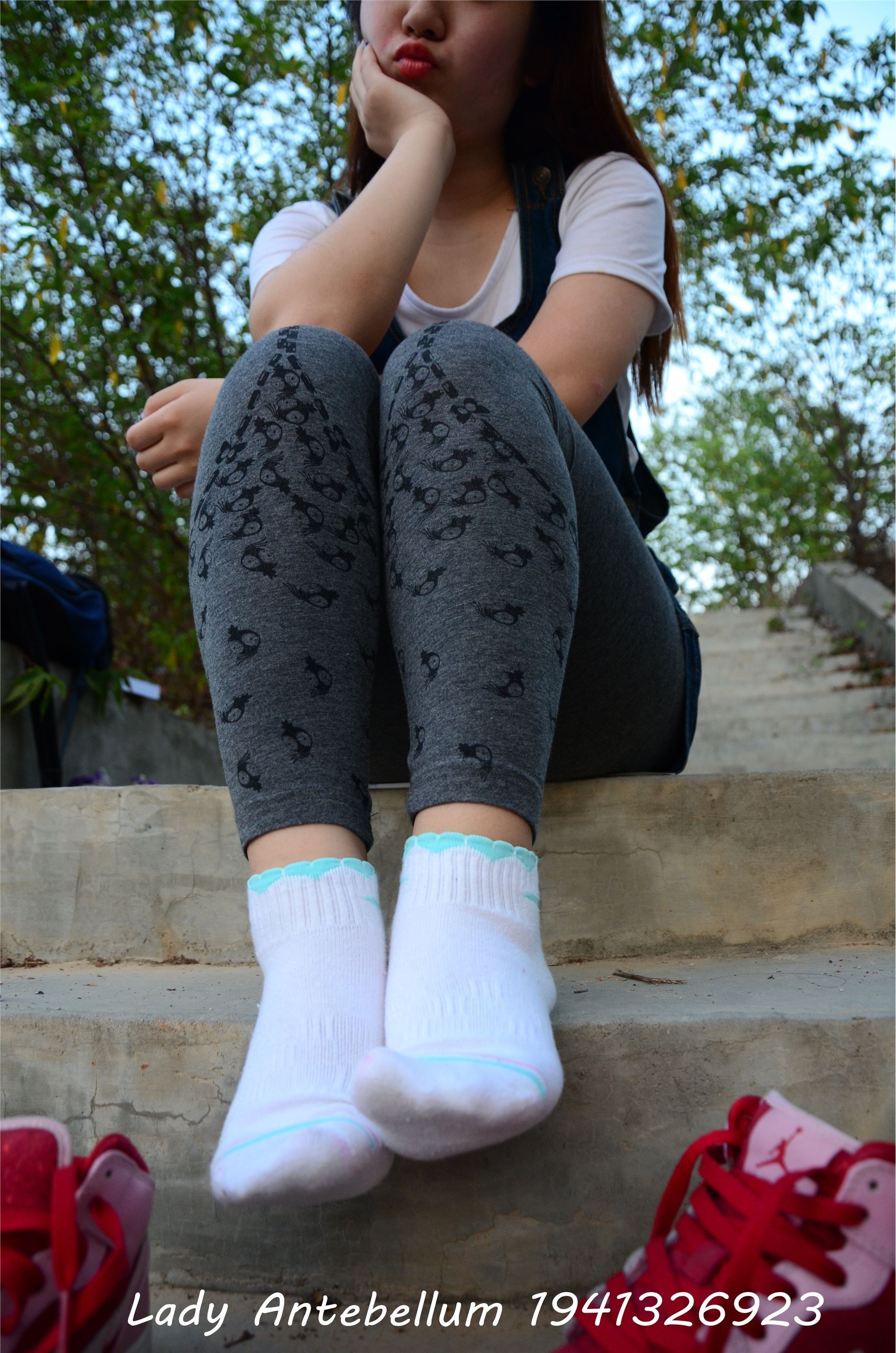 战前女神  恋足美腿棉袜女神级摄影套图 095