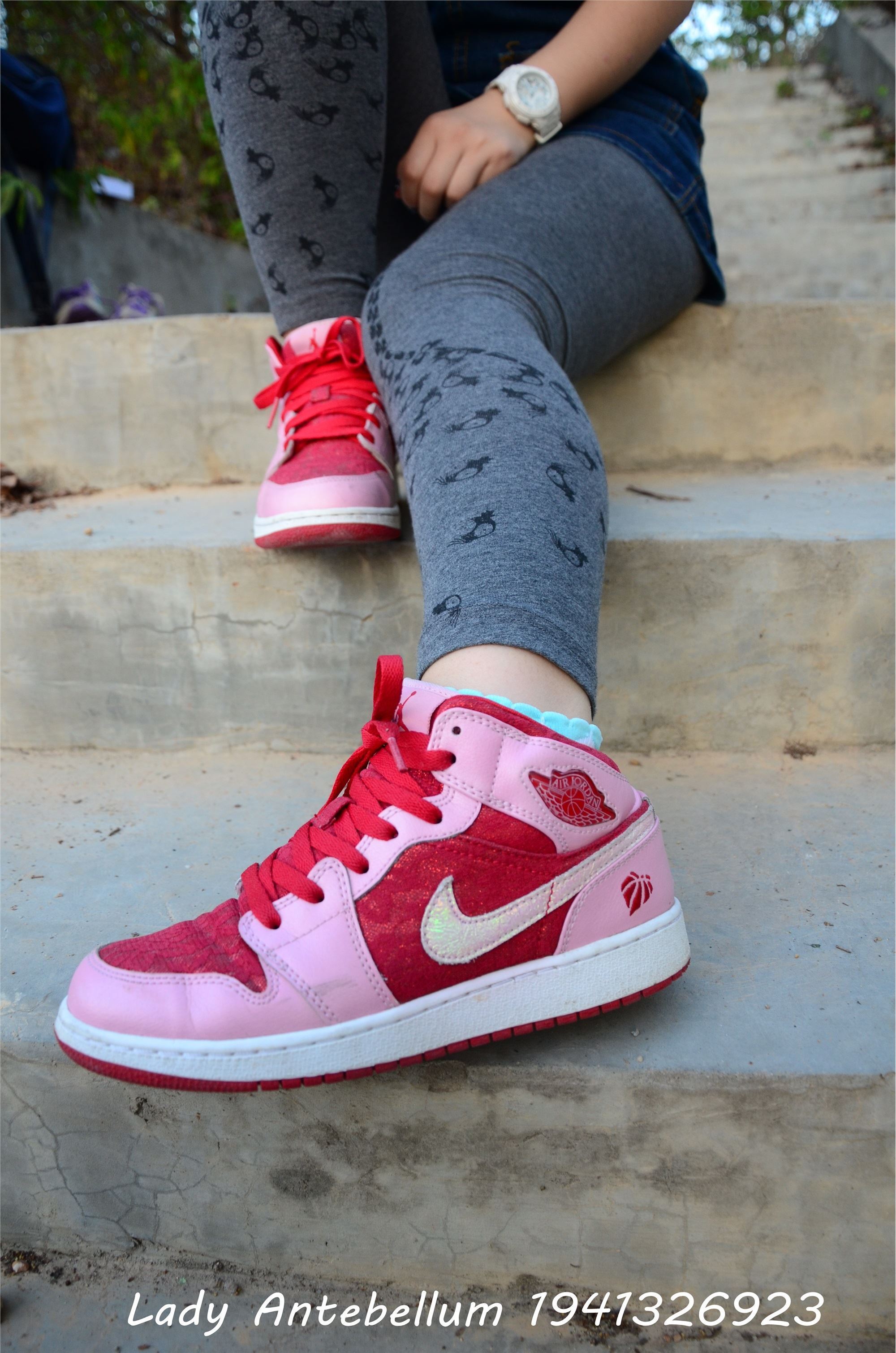 战前女神  恋足美腿棉袜女神级摄影套图 095