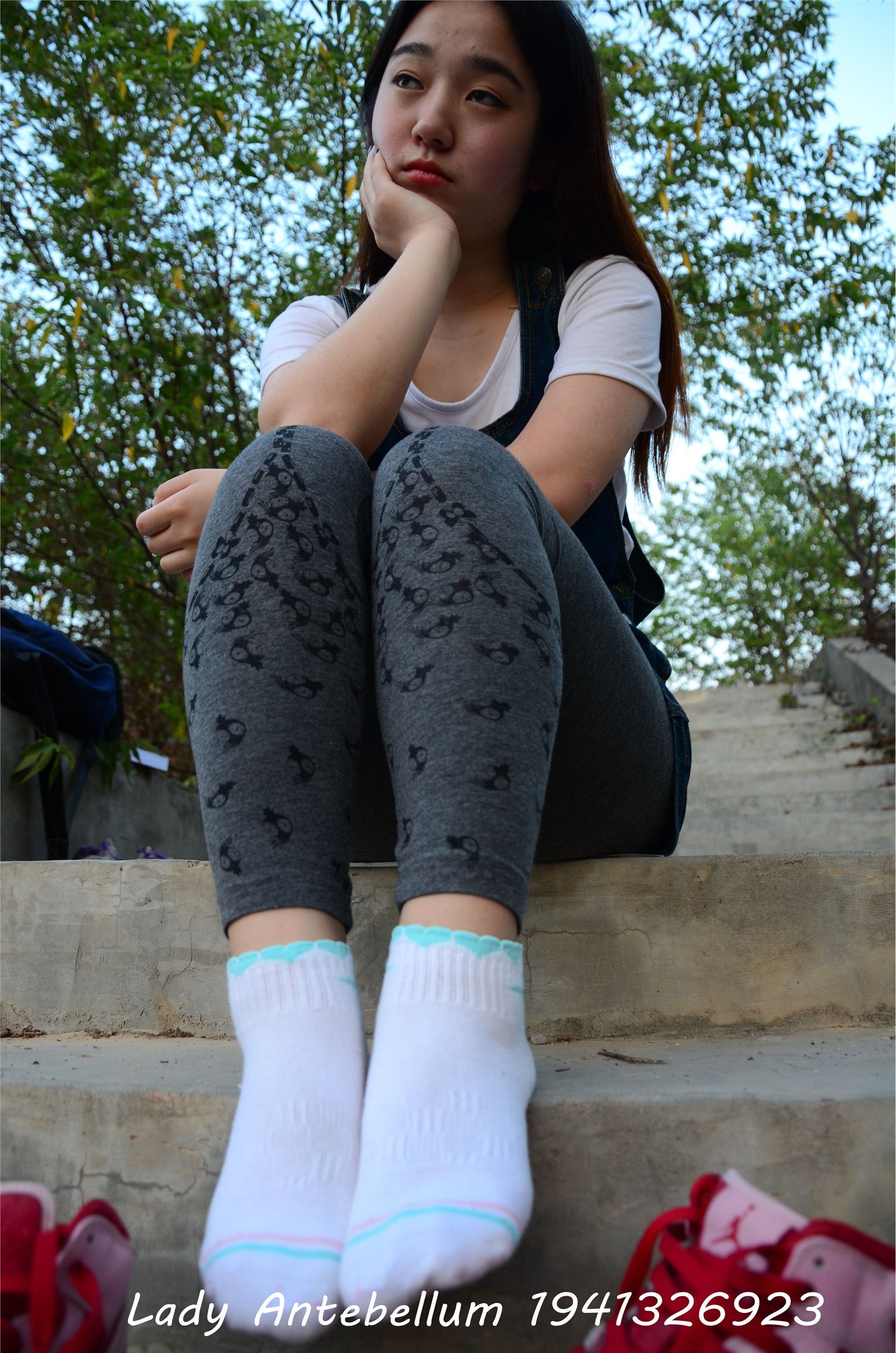 战前女神  恋足美腿棉袜女神级摄影套图 095