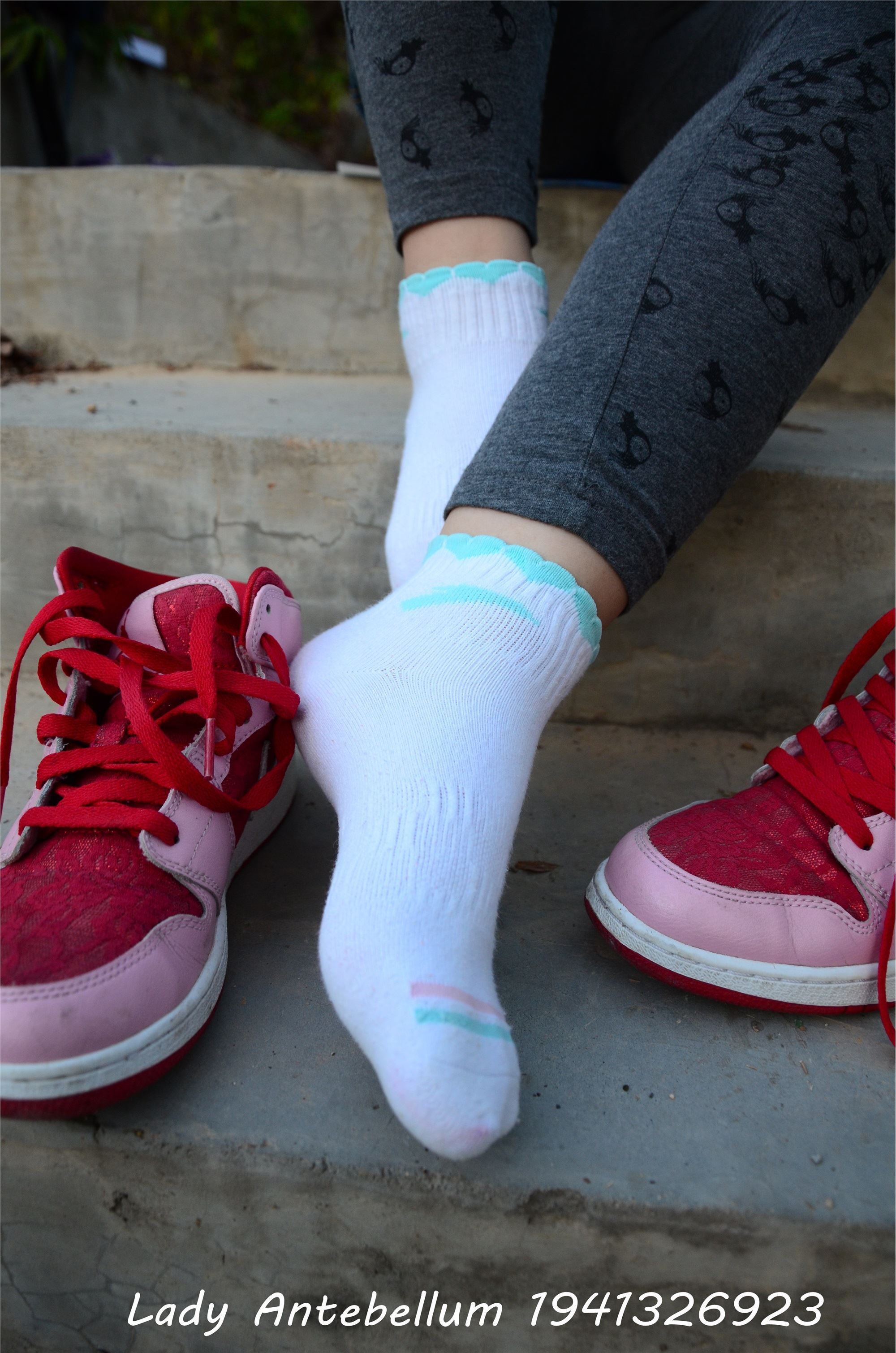 战前女神  恋足美腿棉袜女神级摄影套图 095