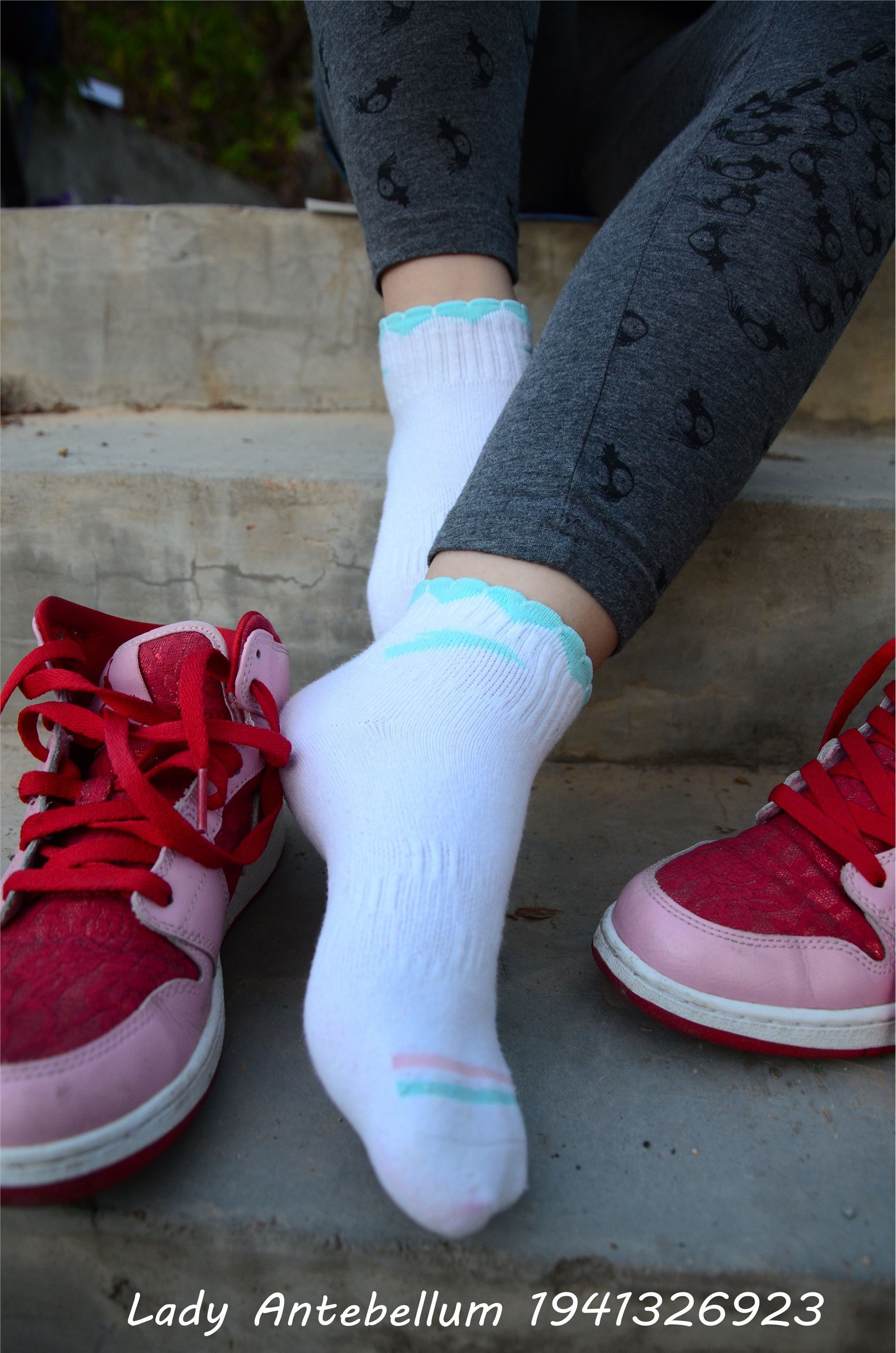 战前女神  恋足美腿棉袜女神级摄影套图 095