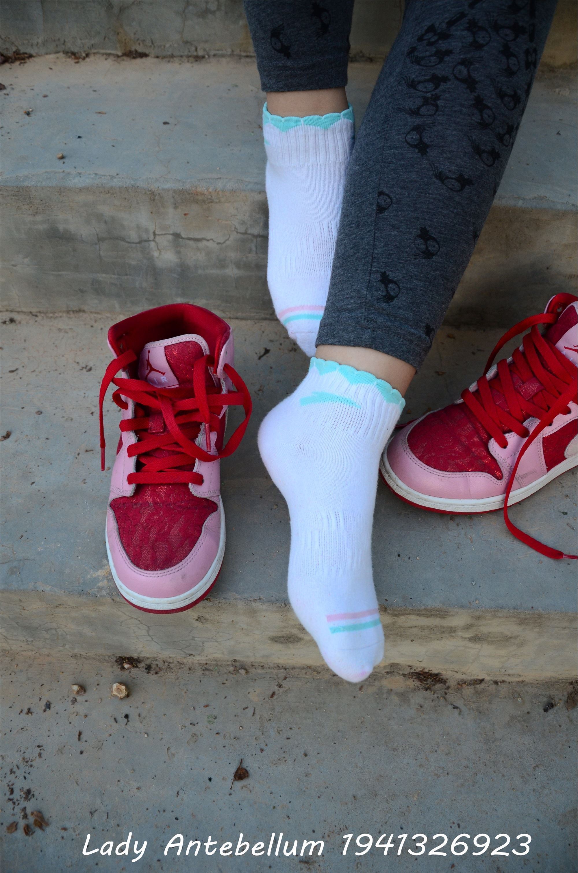 战前女神  恋足美腿棉袜女神级摄影套图 095