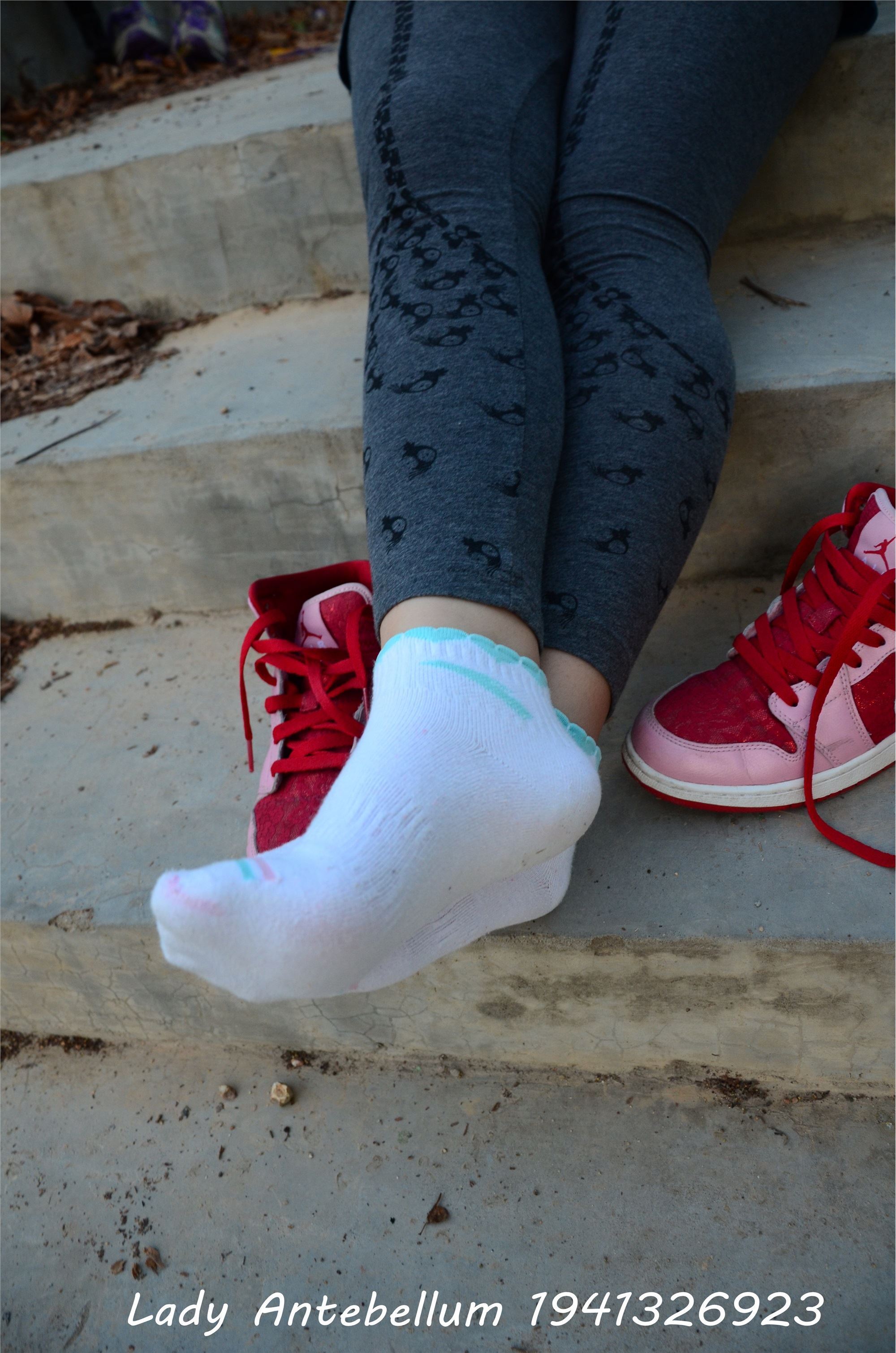 战前女神  恋足美腿棉袜女神级摄影套图 095