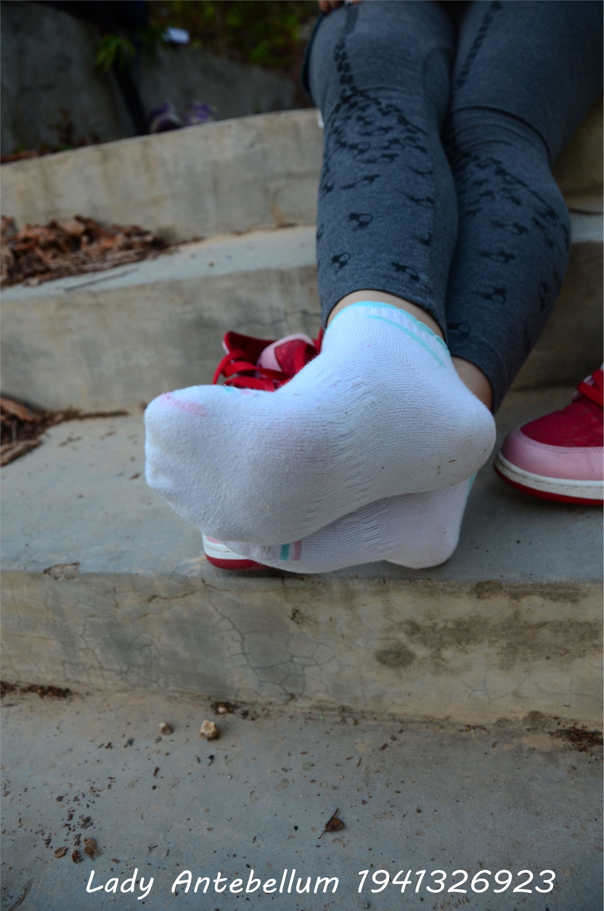 战前女神  恋足美腿棉袜女神级摄影套图 095