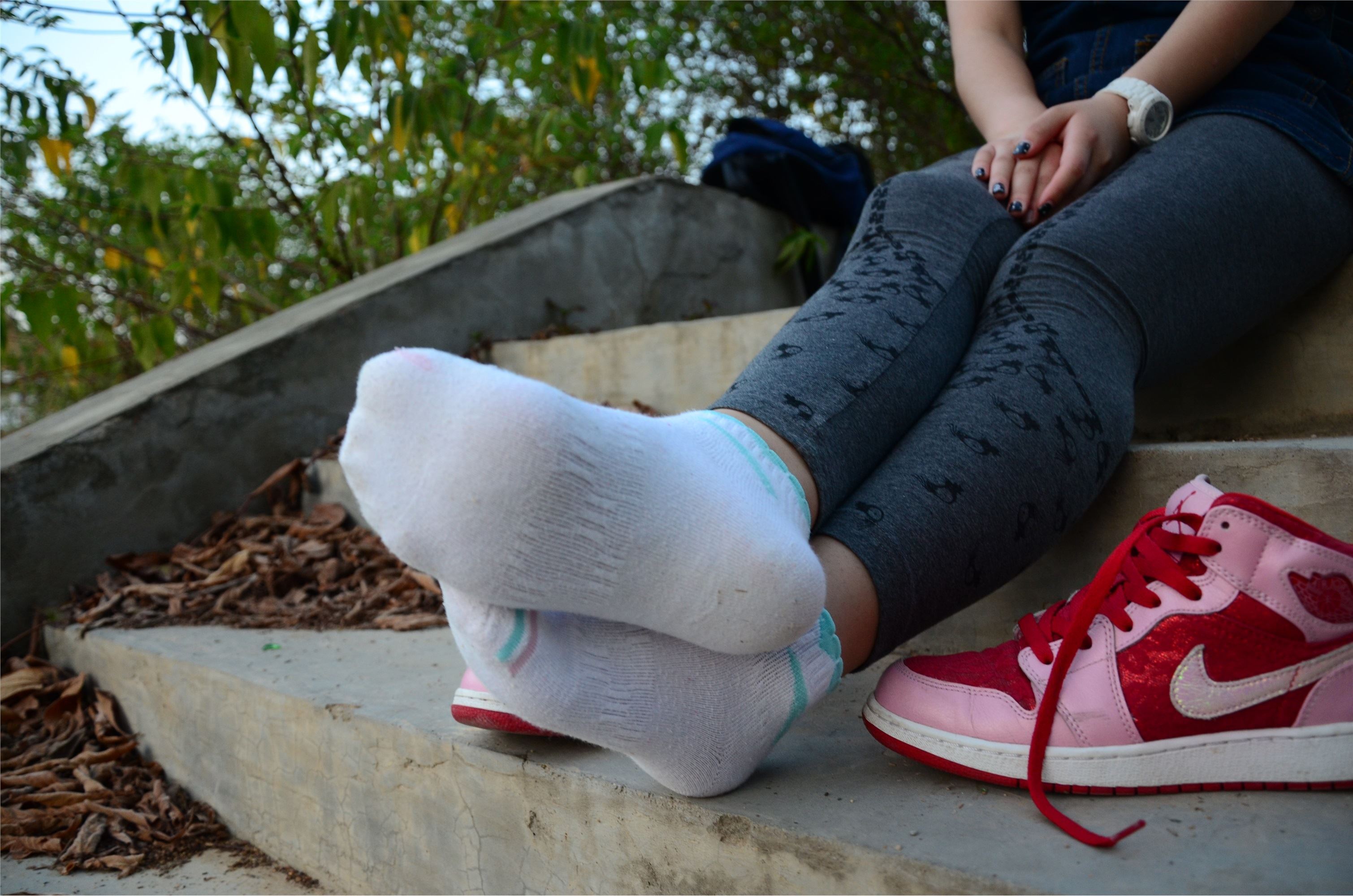 战前女神  恋足美腿棉袜女神级摄影套图 095