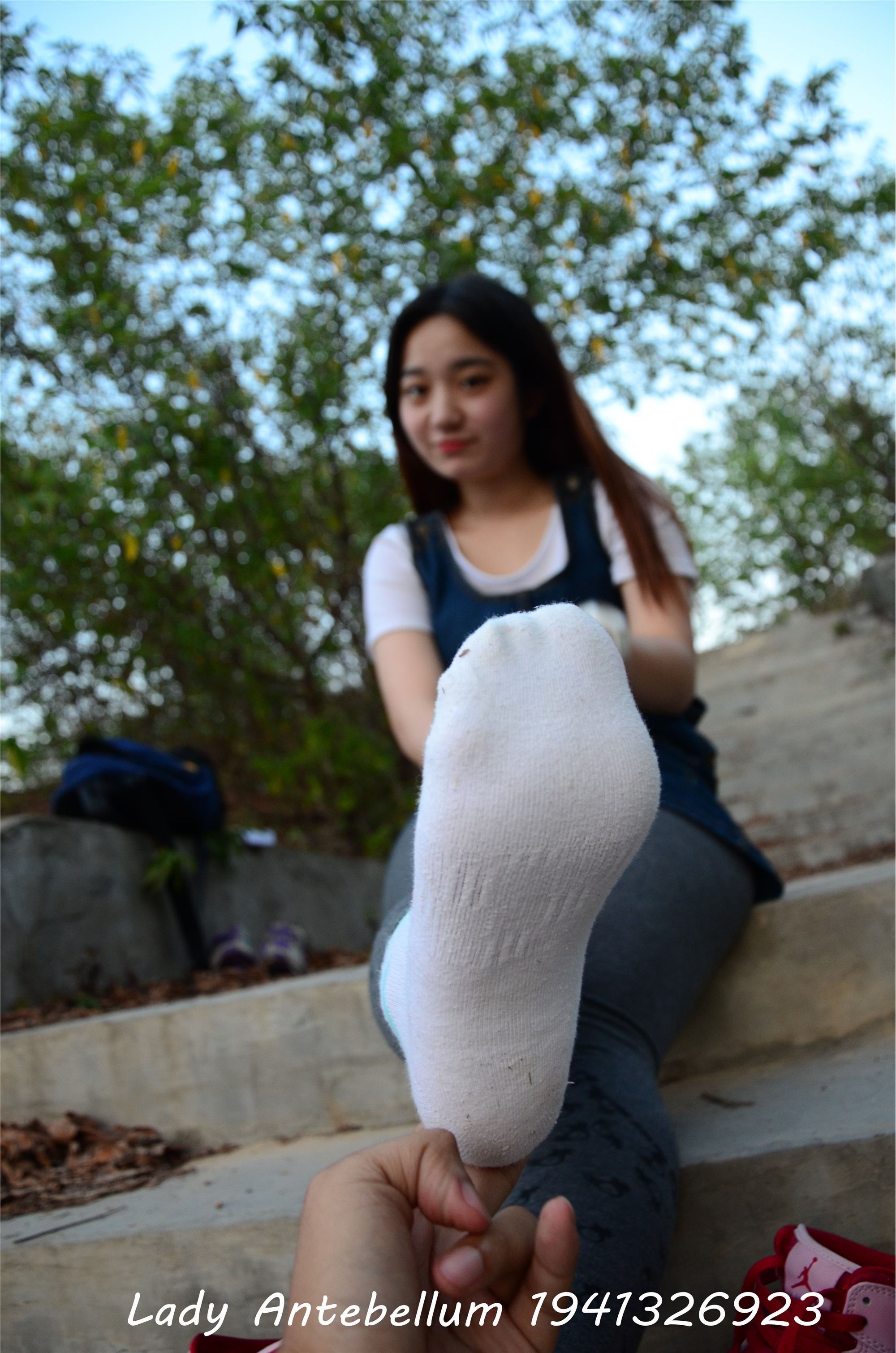 战前女神  恋足美腿棉袜女神级摄影套图 095