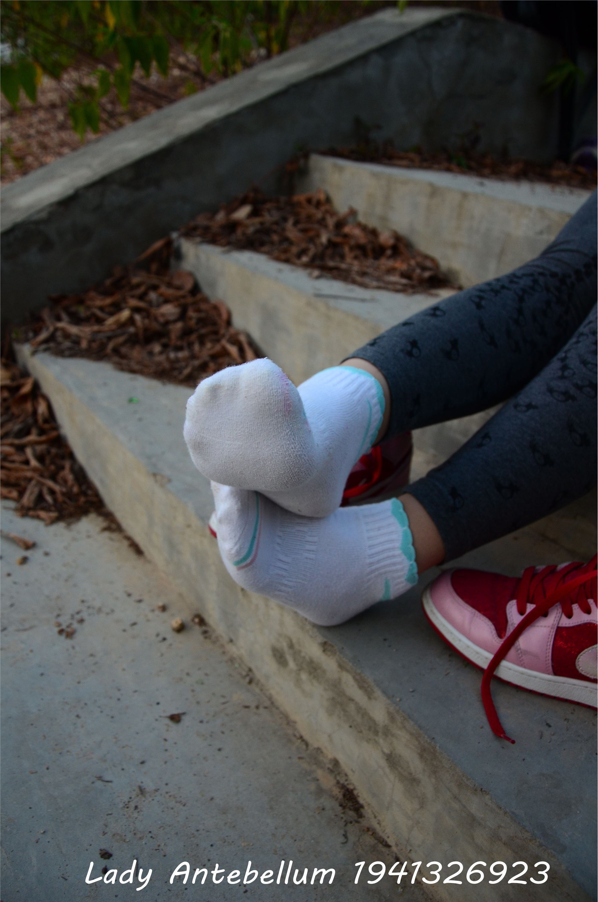 战前女神  恋足美腿棉袜女神级摄影套图 095