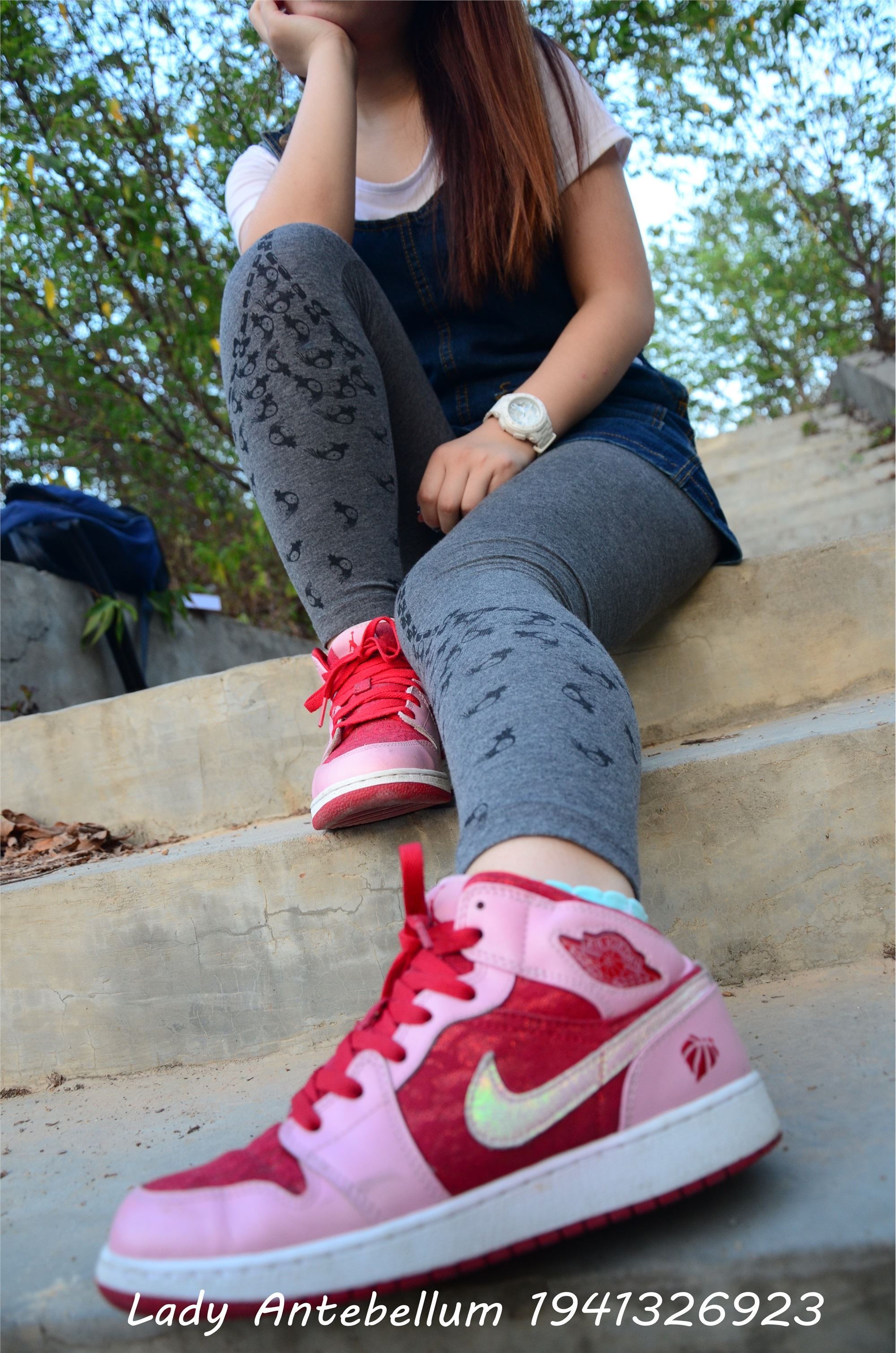 战前女神  恋足美腿棉袜女神级摄影套图 095