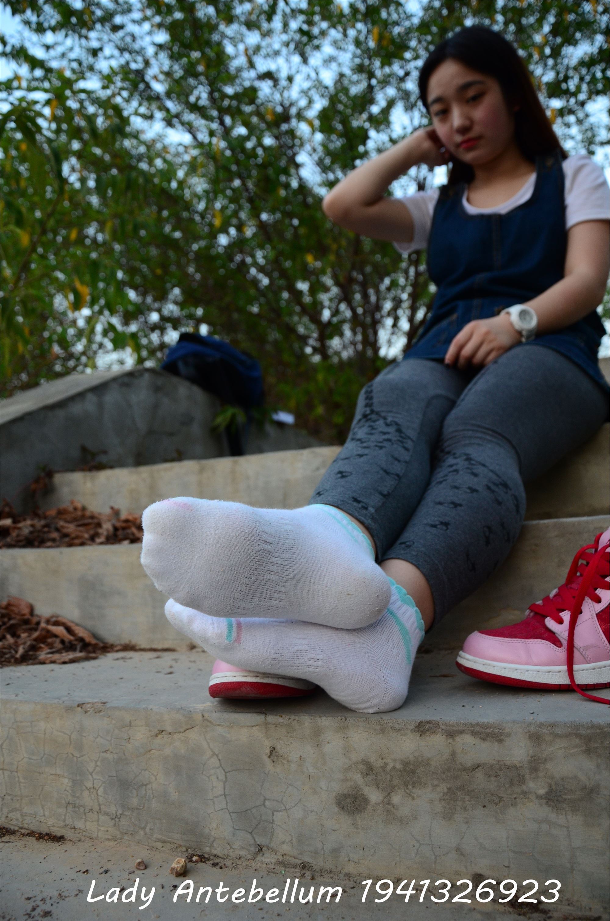 战前女神  恋足美腿棉袜女神级摄影套图 095