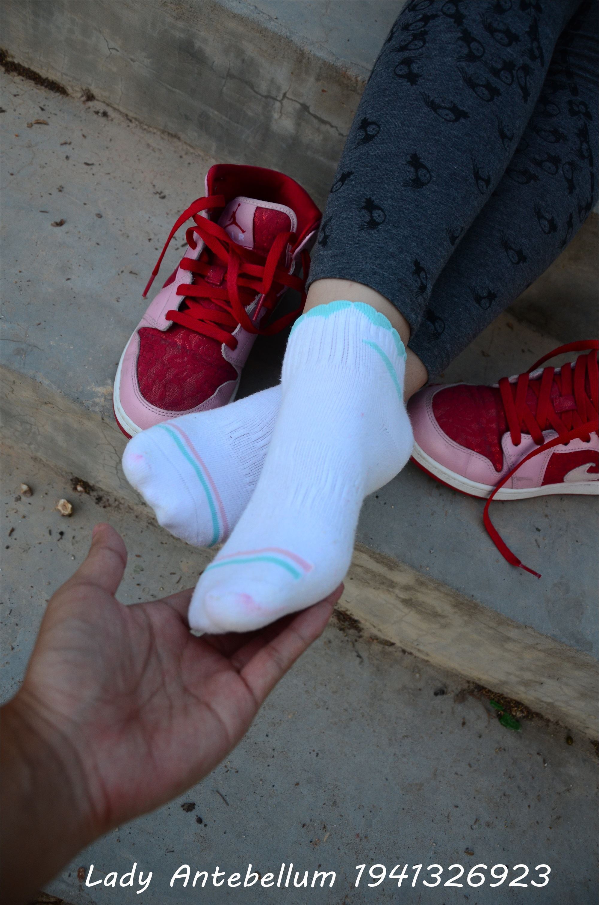 战前女神  恋足美腿棉袜女神级摄影套图 095