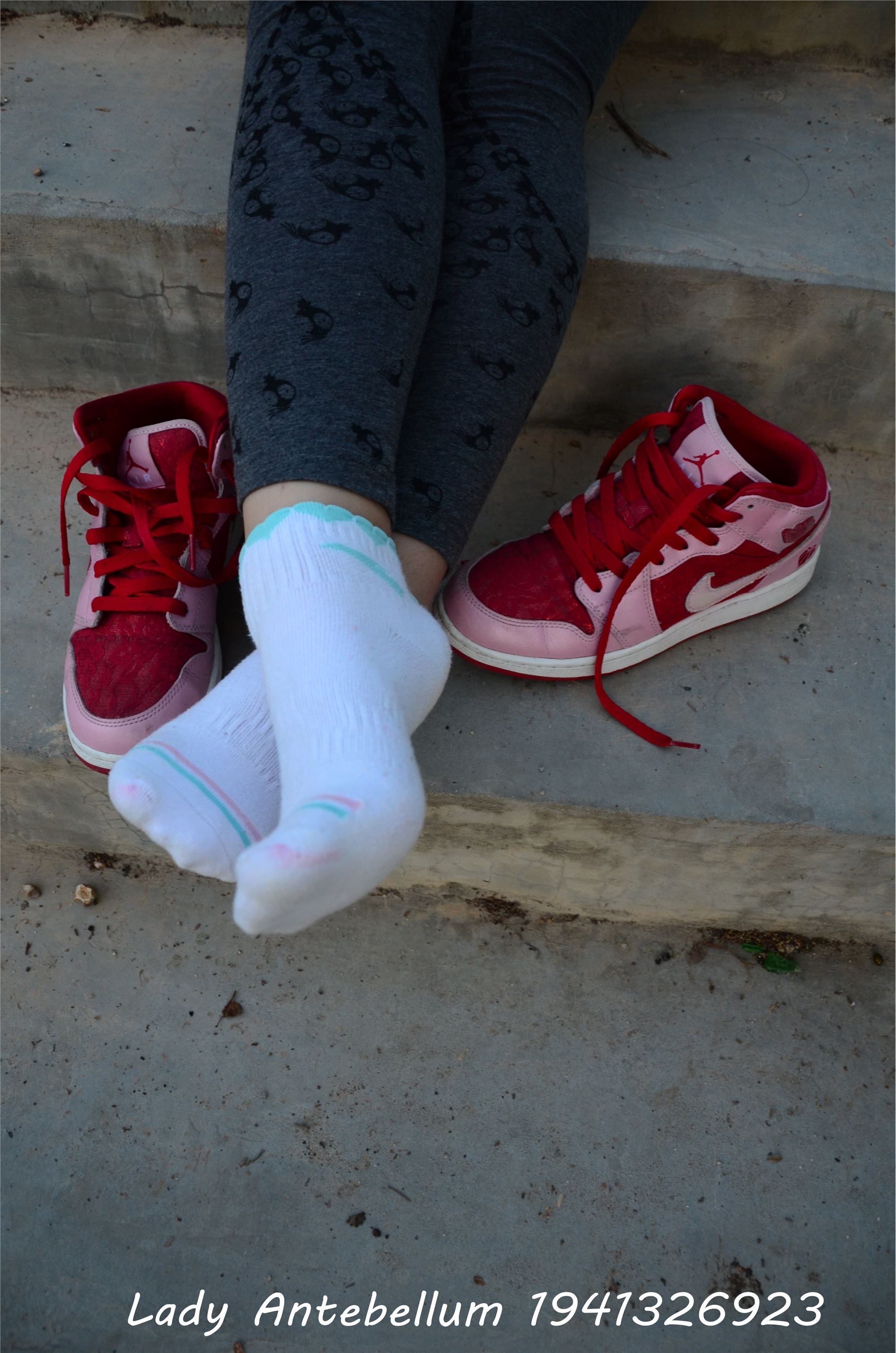 战前女神  恋足美腿棉袜女神级摄影套图 095