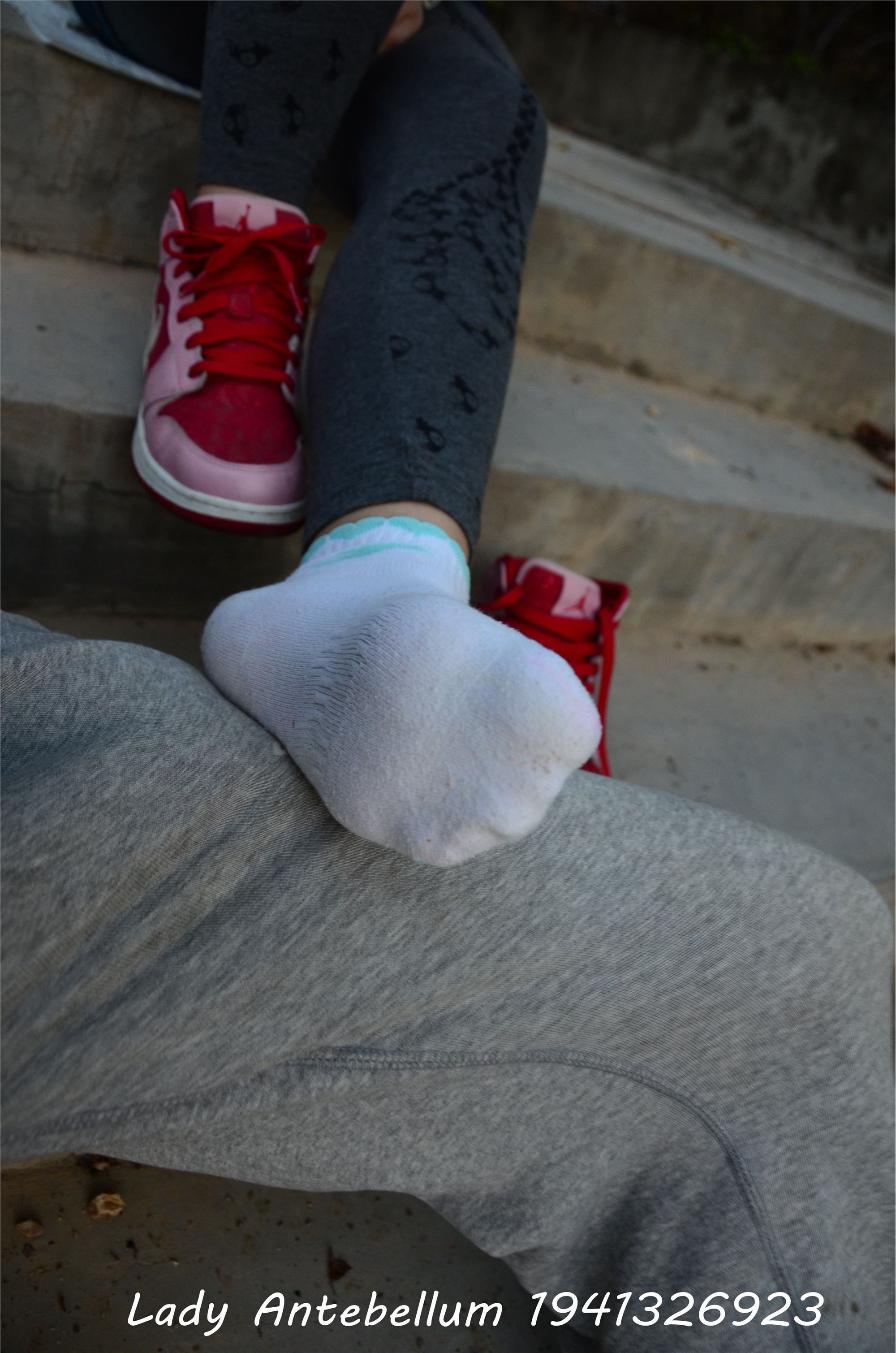 战前女神  恋足美腿棉袜女神级摄影套图 095