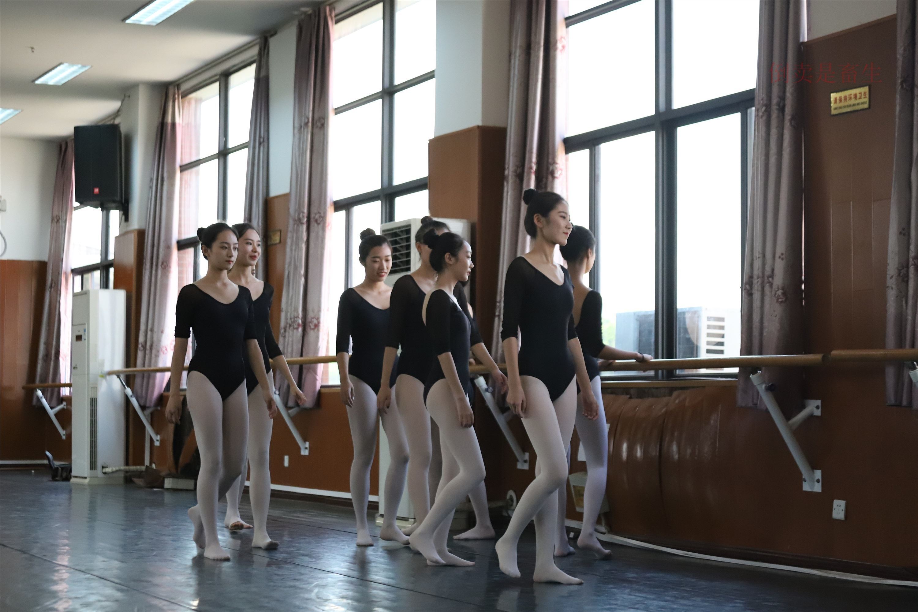 大西瓜美女图片 W001 舞蹈统一825p2