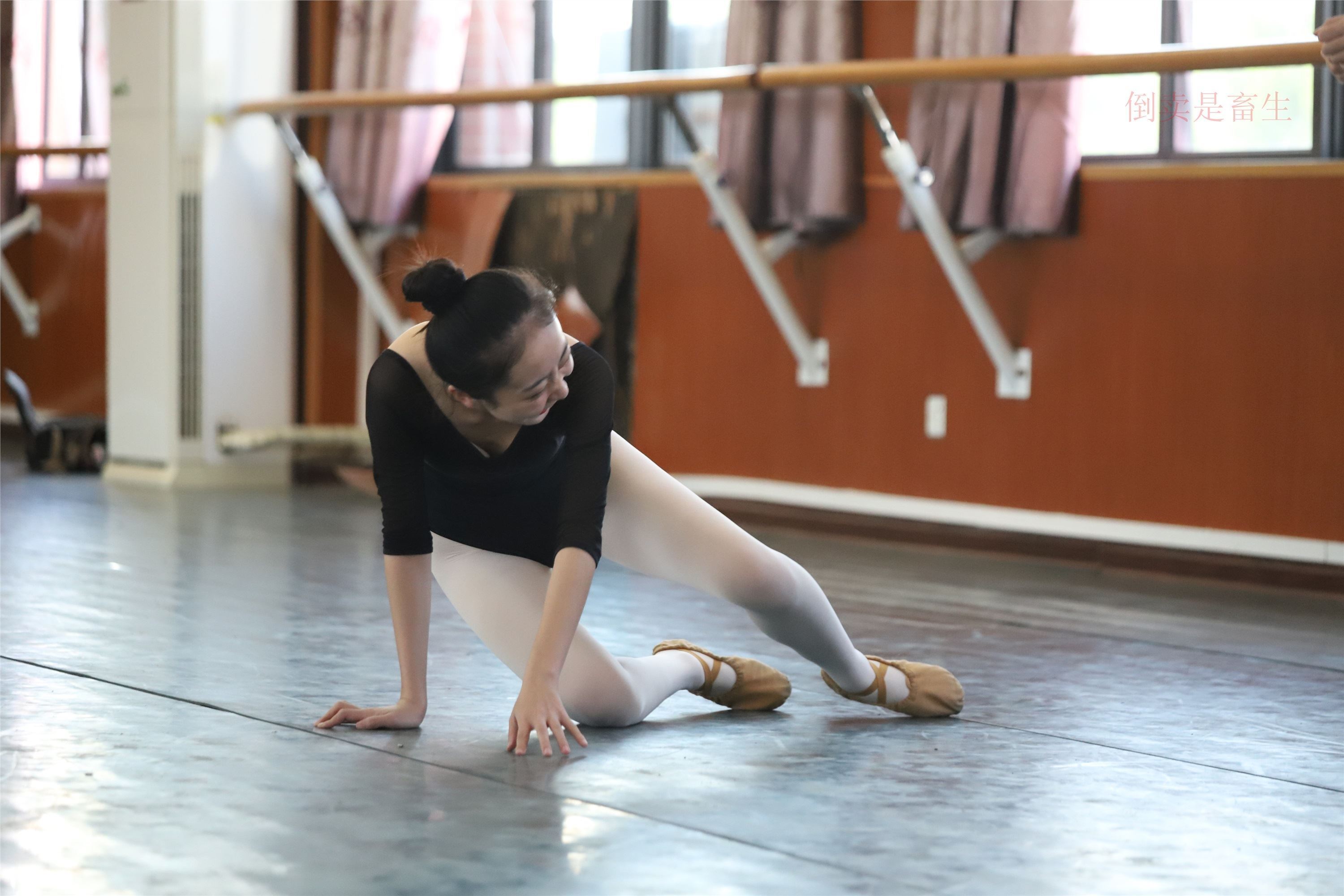 大西瓜美女图片 W001 舞蹈统一825p4