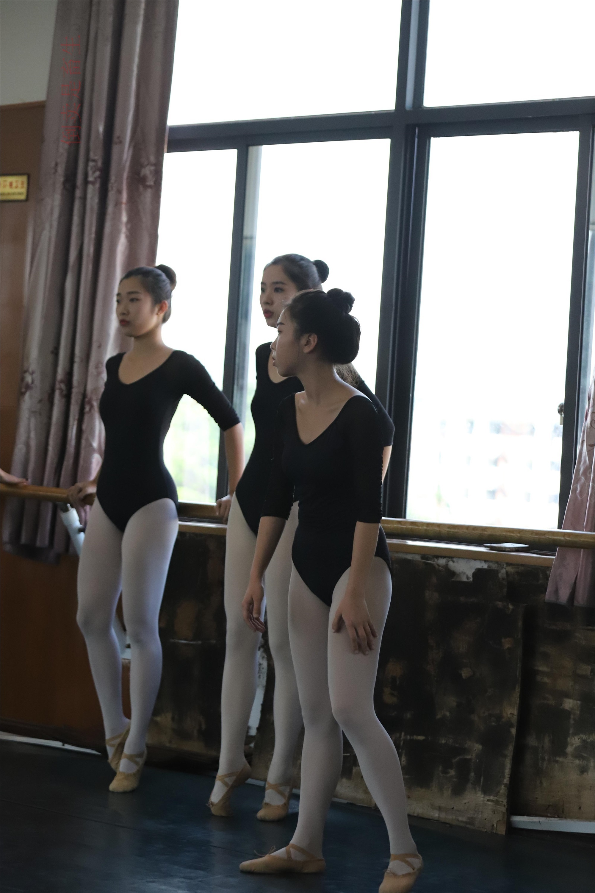 大西瓜美女图片 W001 舞蹈统一825p5