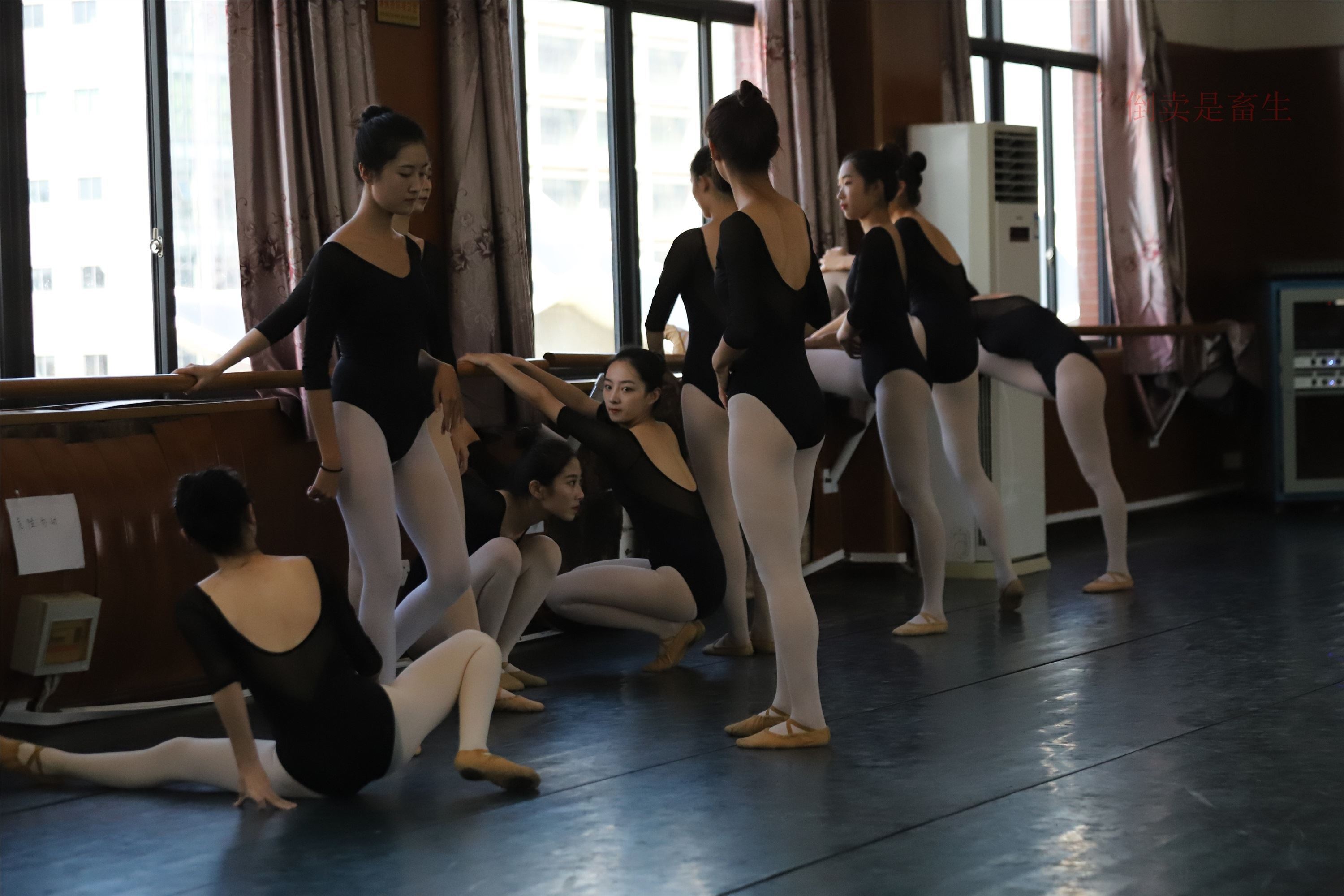 大西瓜美女图片 W001 舞蹈统一825p6