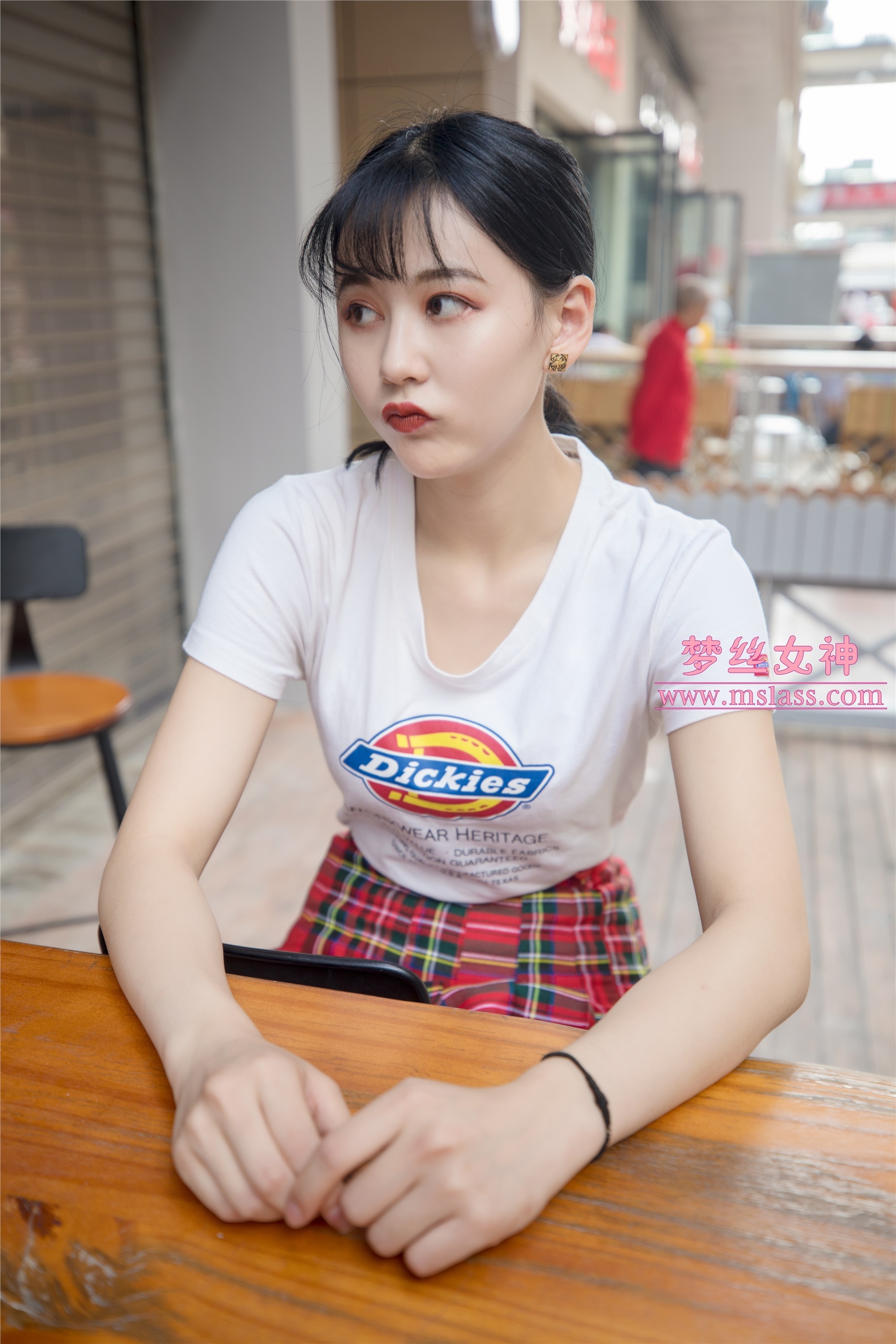 MSLASS梦丝女神 - 可岚 油光丝袜的少女