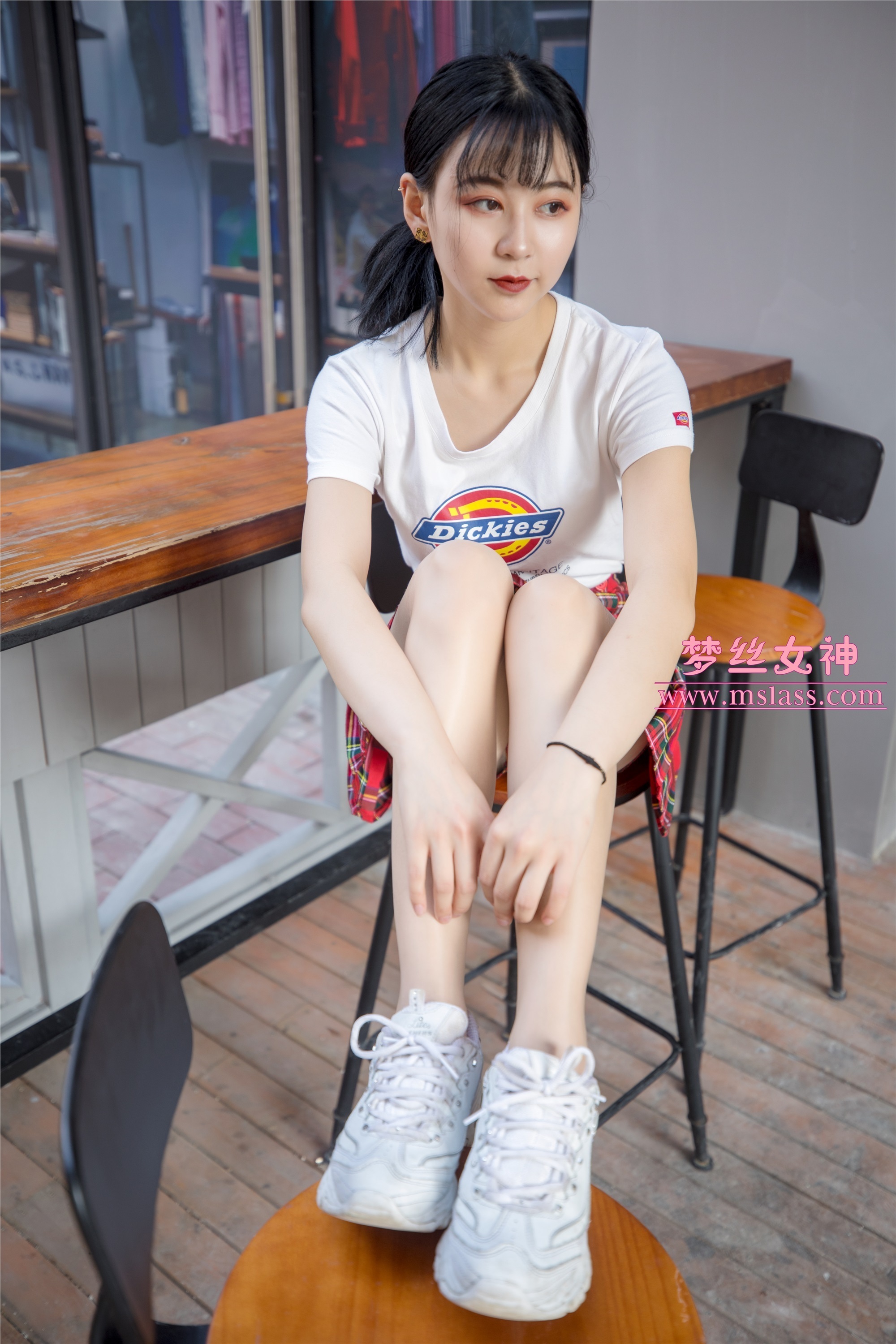 MSLASS梦丝女神 - 可岚 油光丝袜的少女