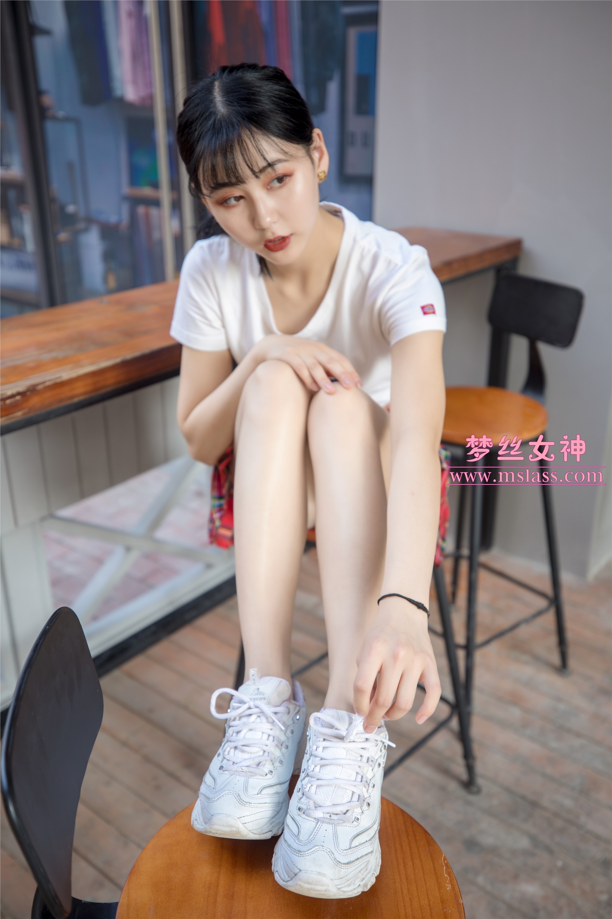 MSLASS梦丝女神 - 可岚 油光丝袜的少女