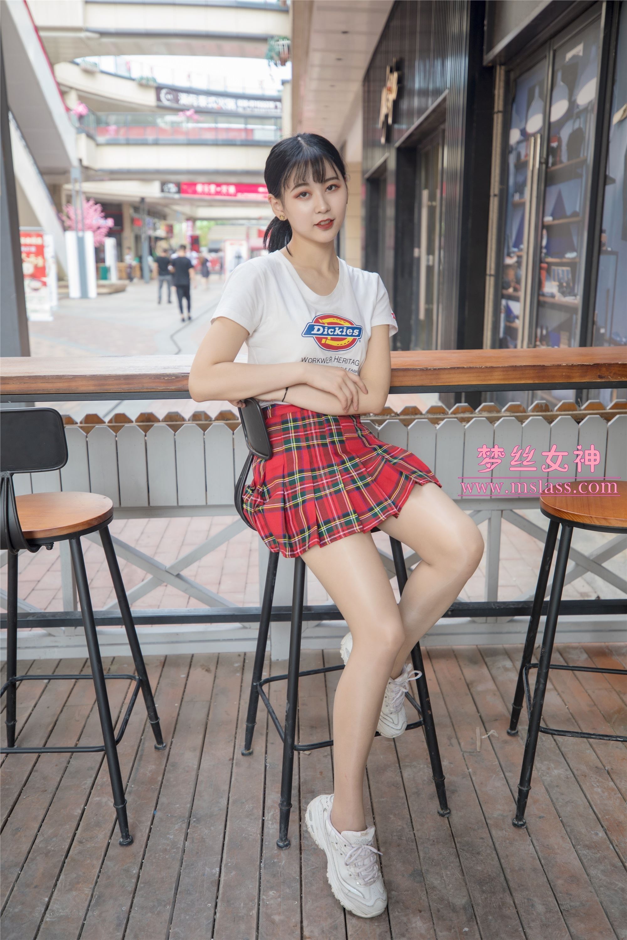 MSLASS梦丝女神 - 可岚 油光丝袜的少女