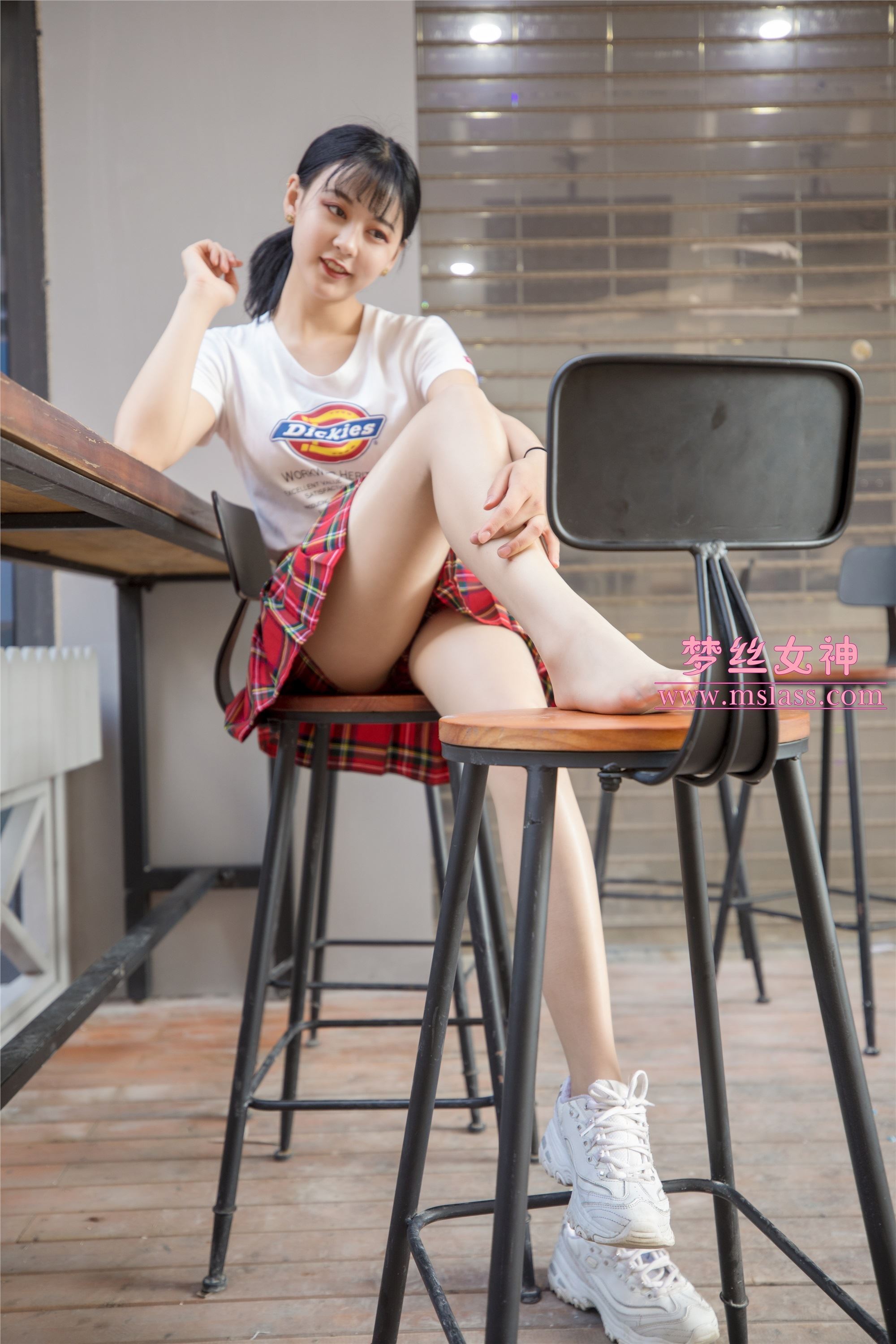 MSLASS梦丝女神 - 可岚 油光丝袜的少女