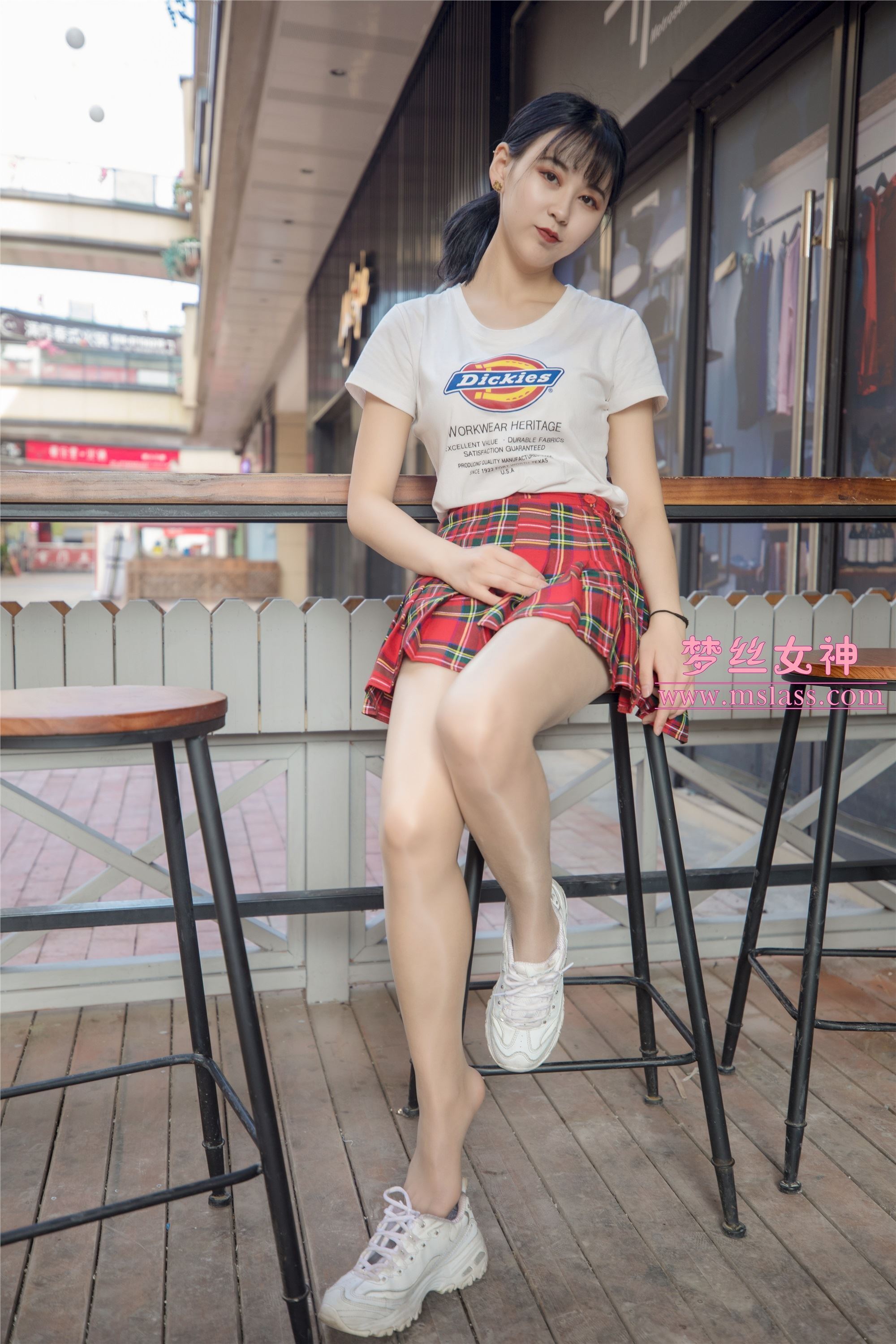 MSLASS梦丝女神 - 可岚 油光丝袜的少女