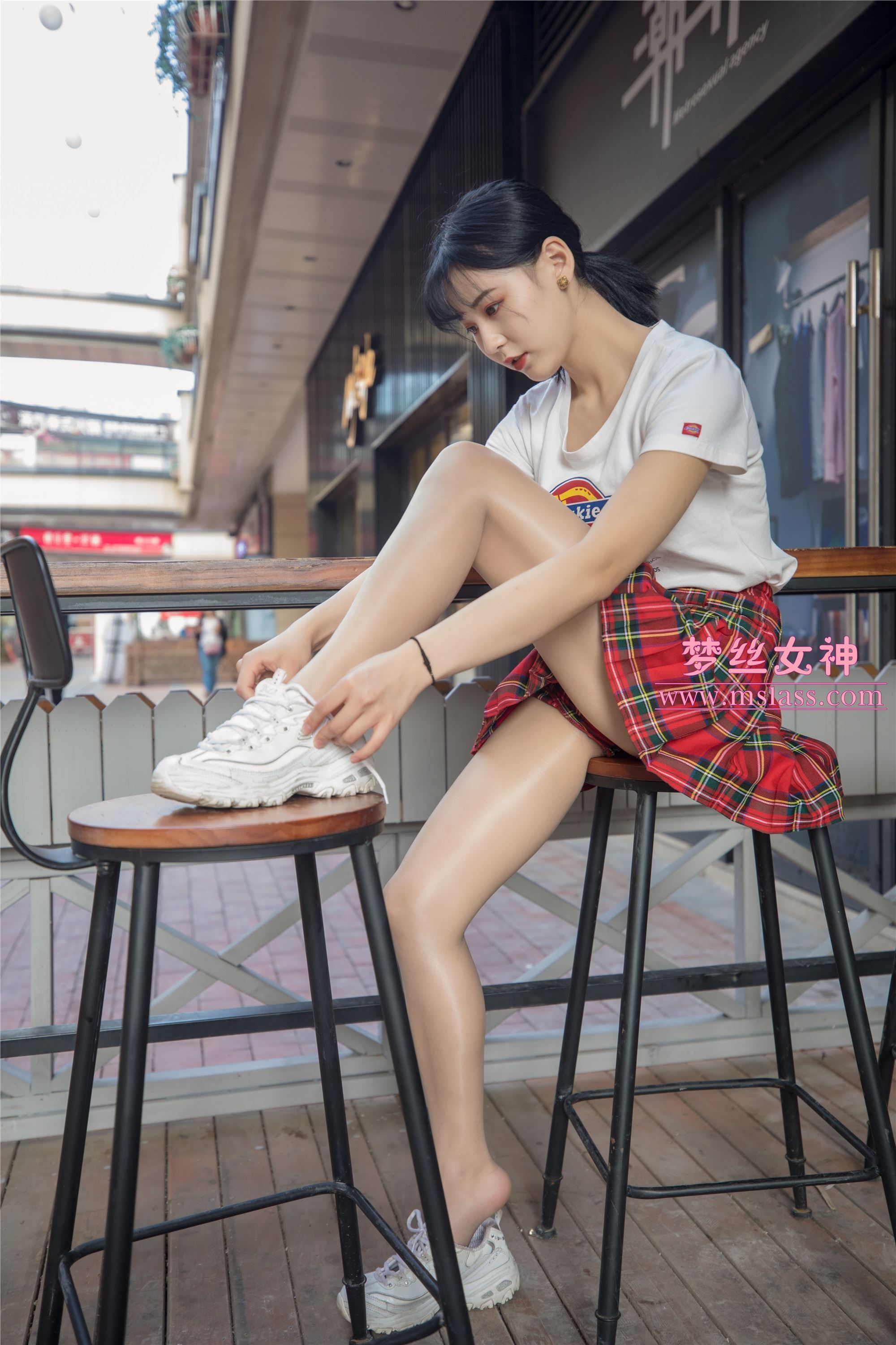 MSLASS梦丝女神 - 可岚 油光丝袜的少女