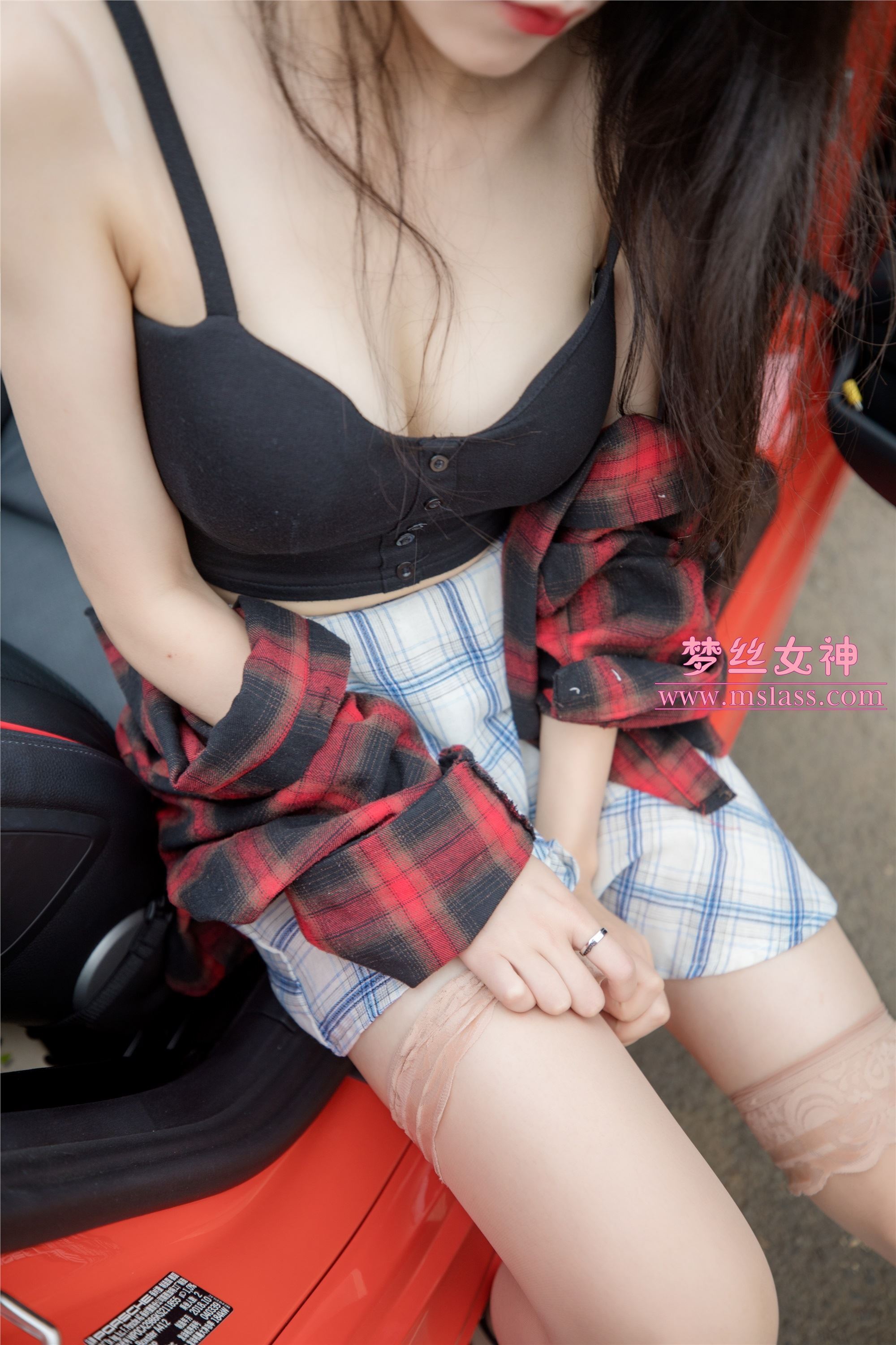 MSLASS梦丝女神 - 苏安希 跑车丝袜女神