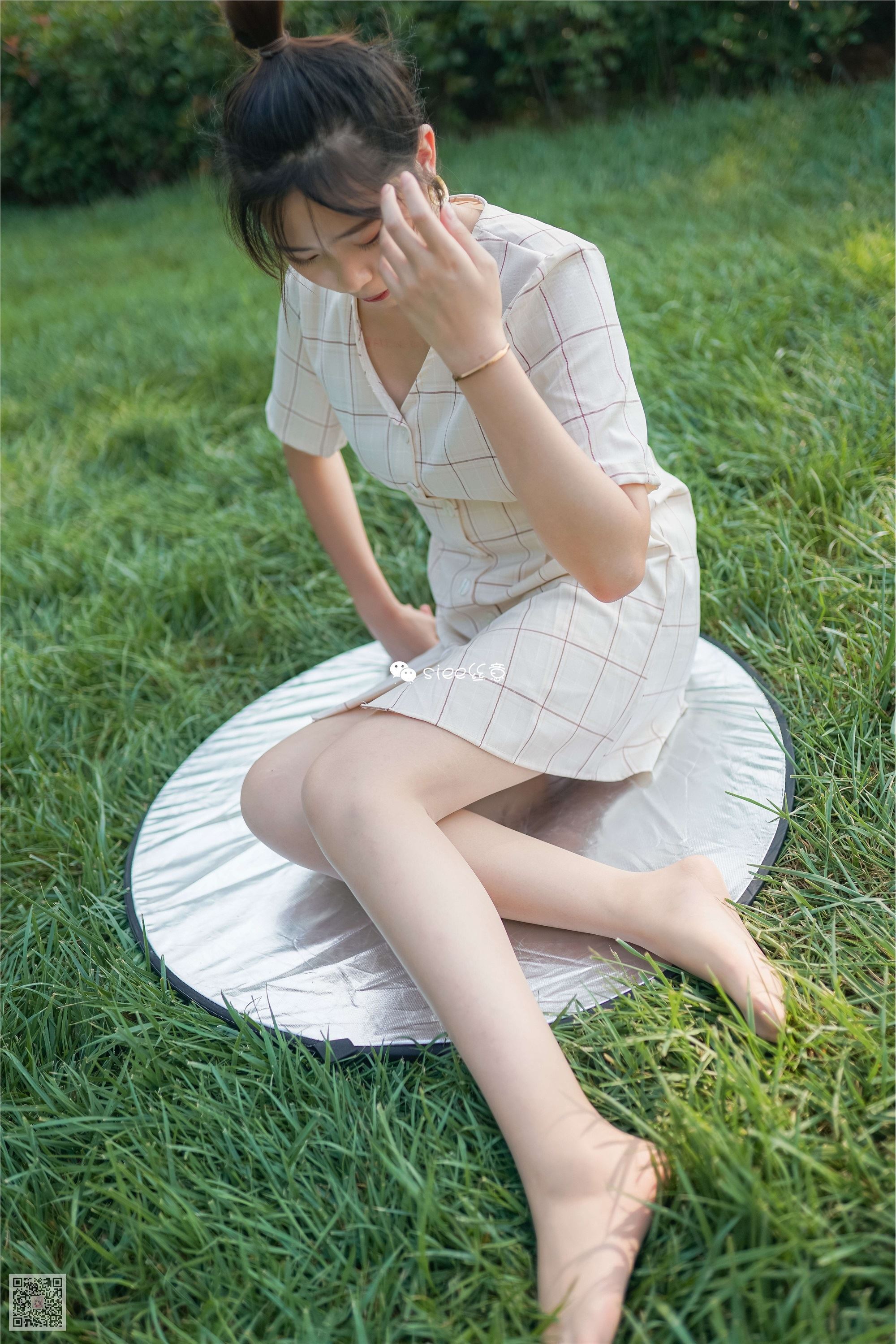 SIEE丝意  No.329 冰冰 花开无语，叶落有声