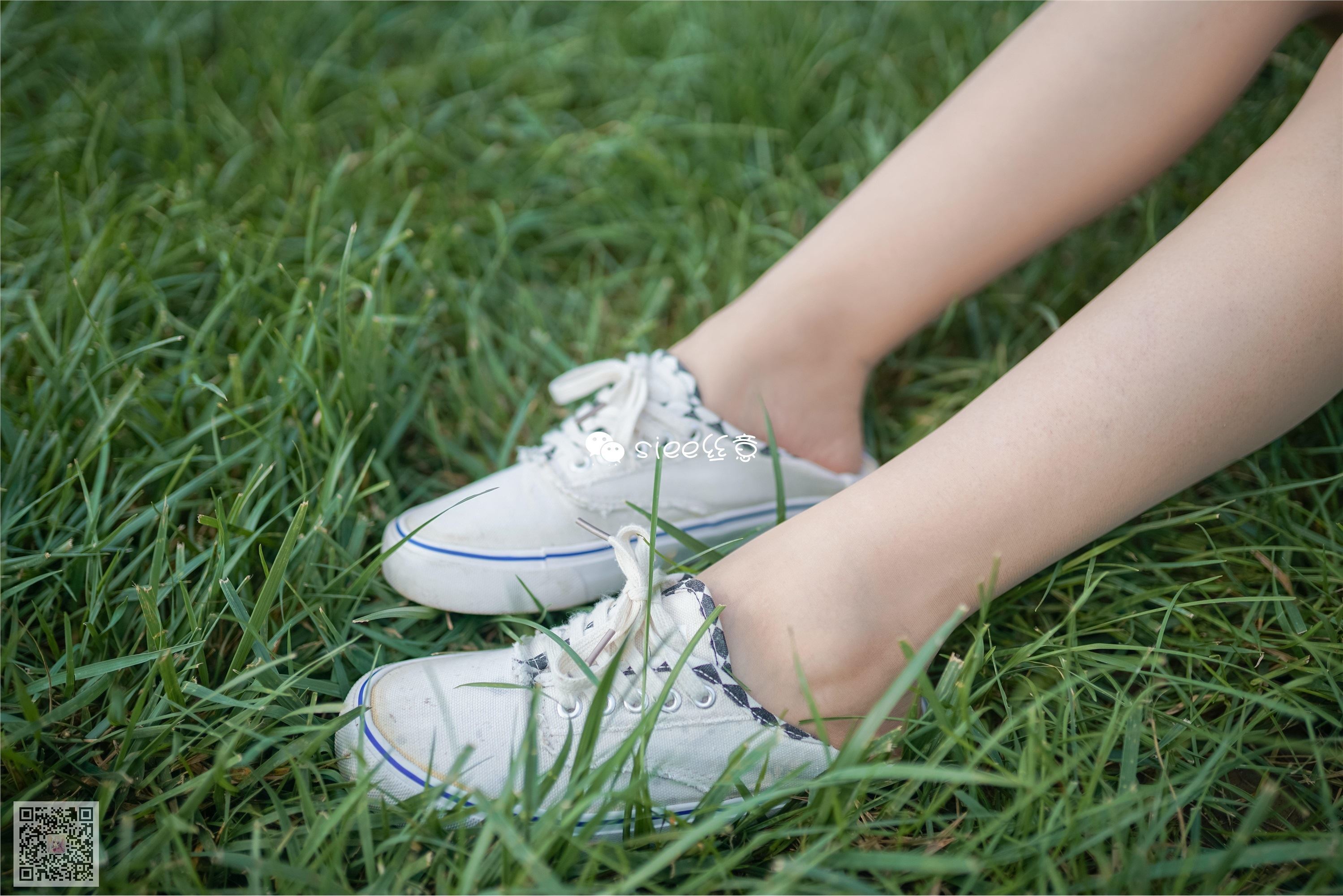 SIEE丝意  No.329 冰冰 花开无语，叶落有声