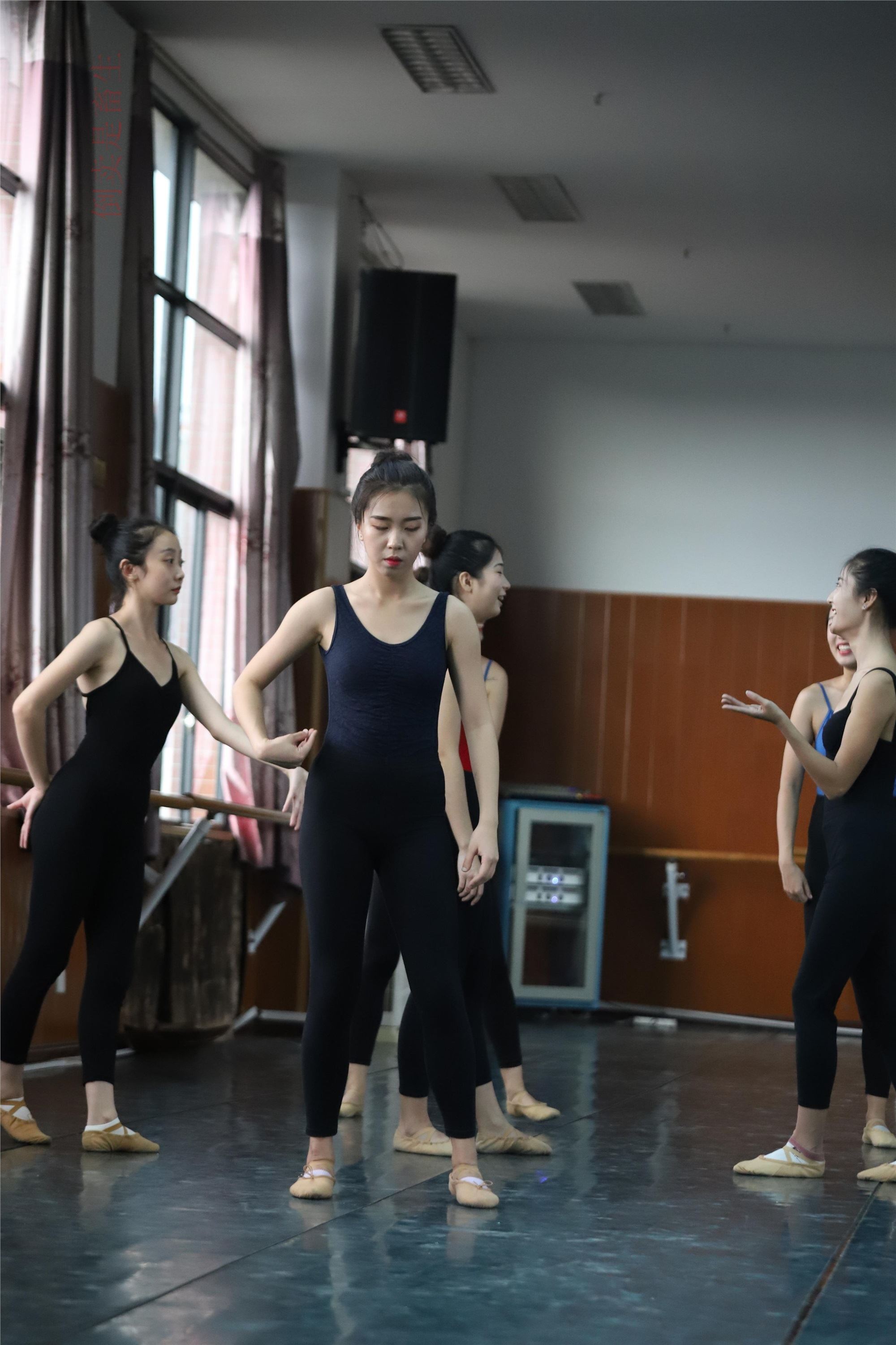 大西瓜美女图片 W003 舞蹈芭裤630p1