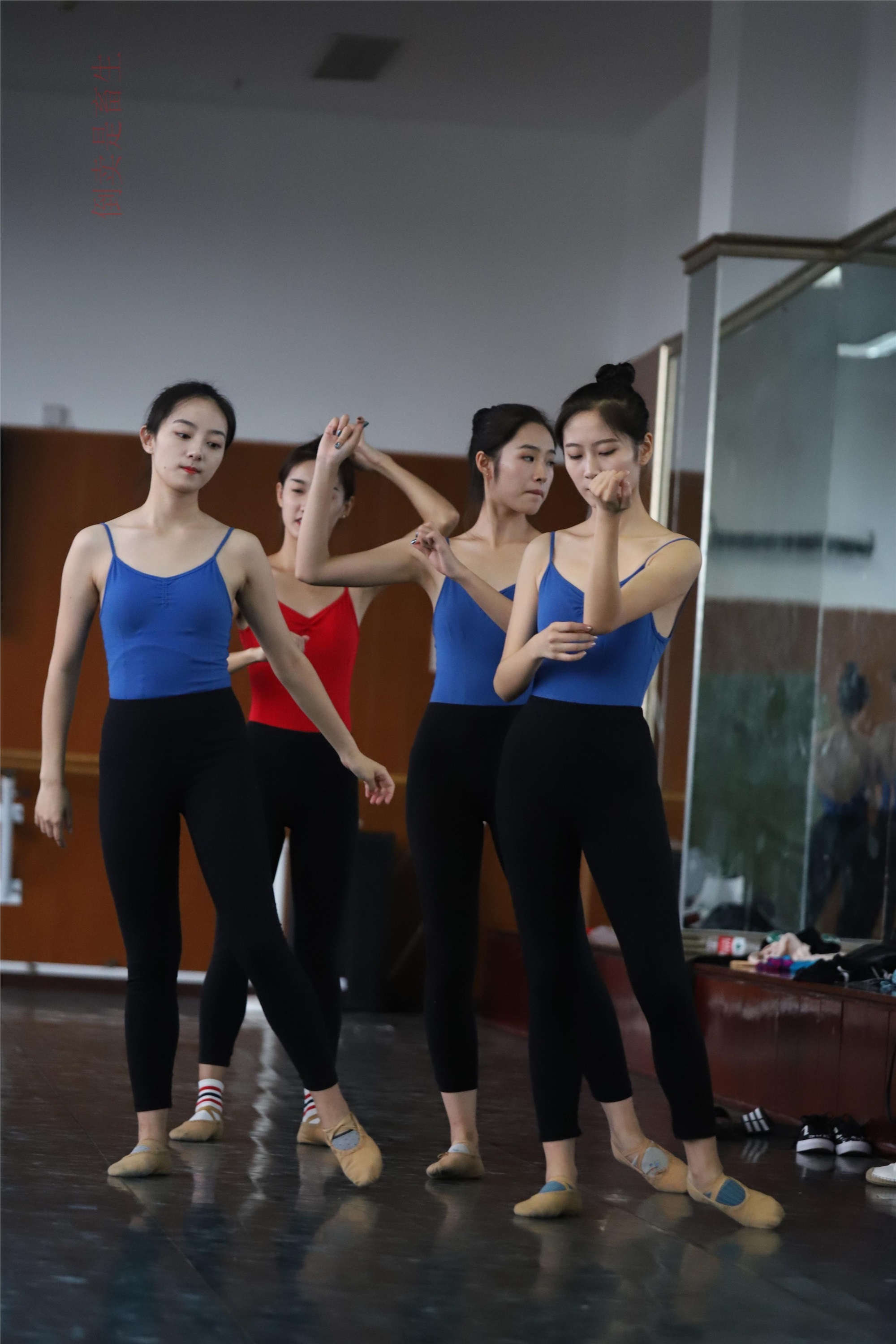 大西瓜美女图片 W003 舞蹈芭裤630p1