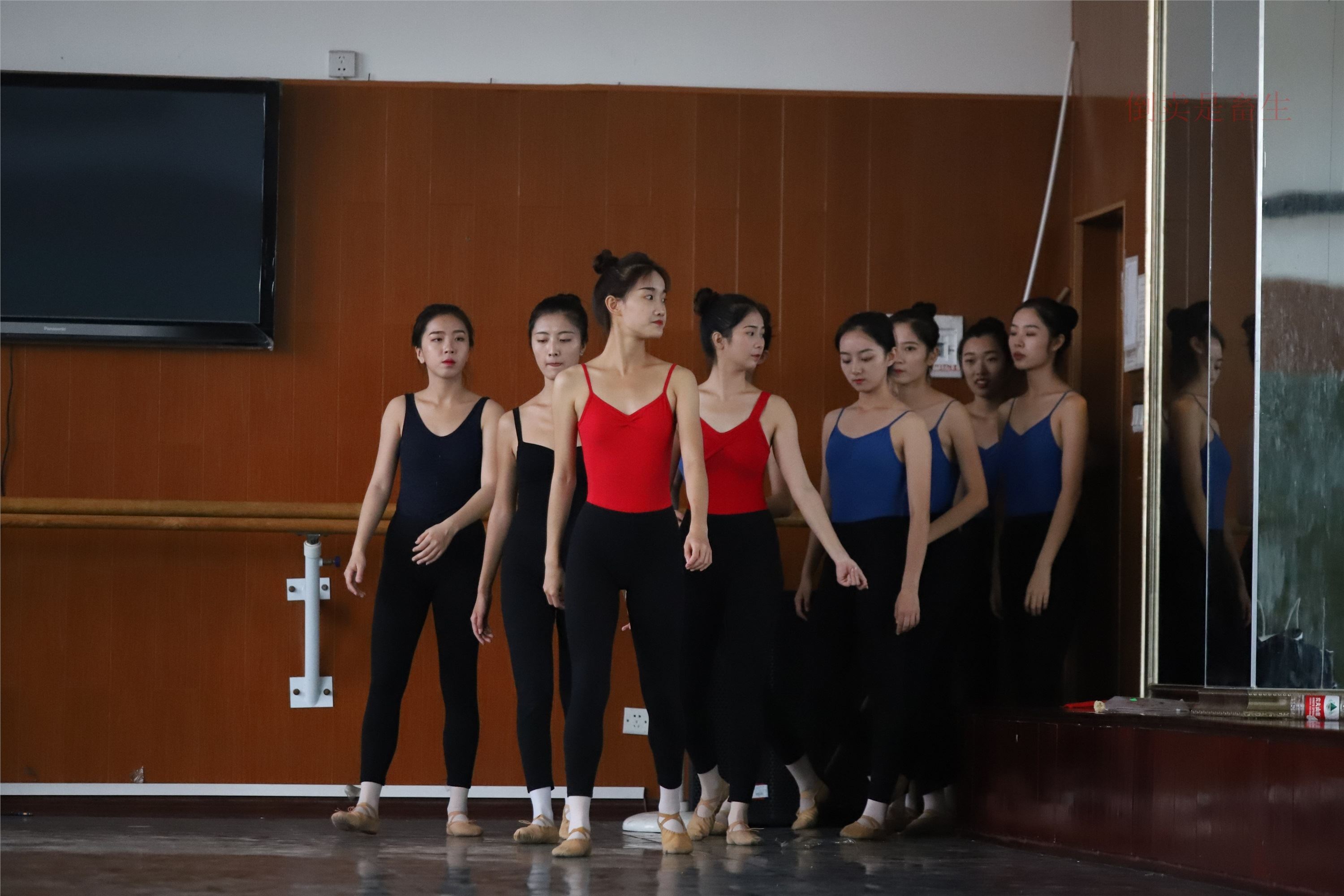 大西瓜美女图片 W003 舞蹈芭裤630p3