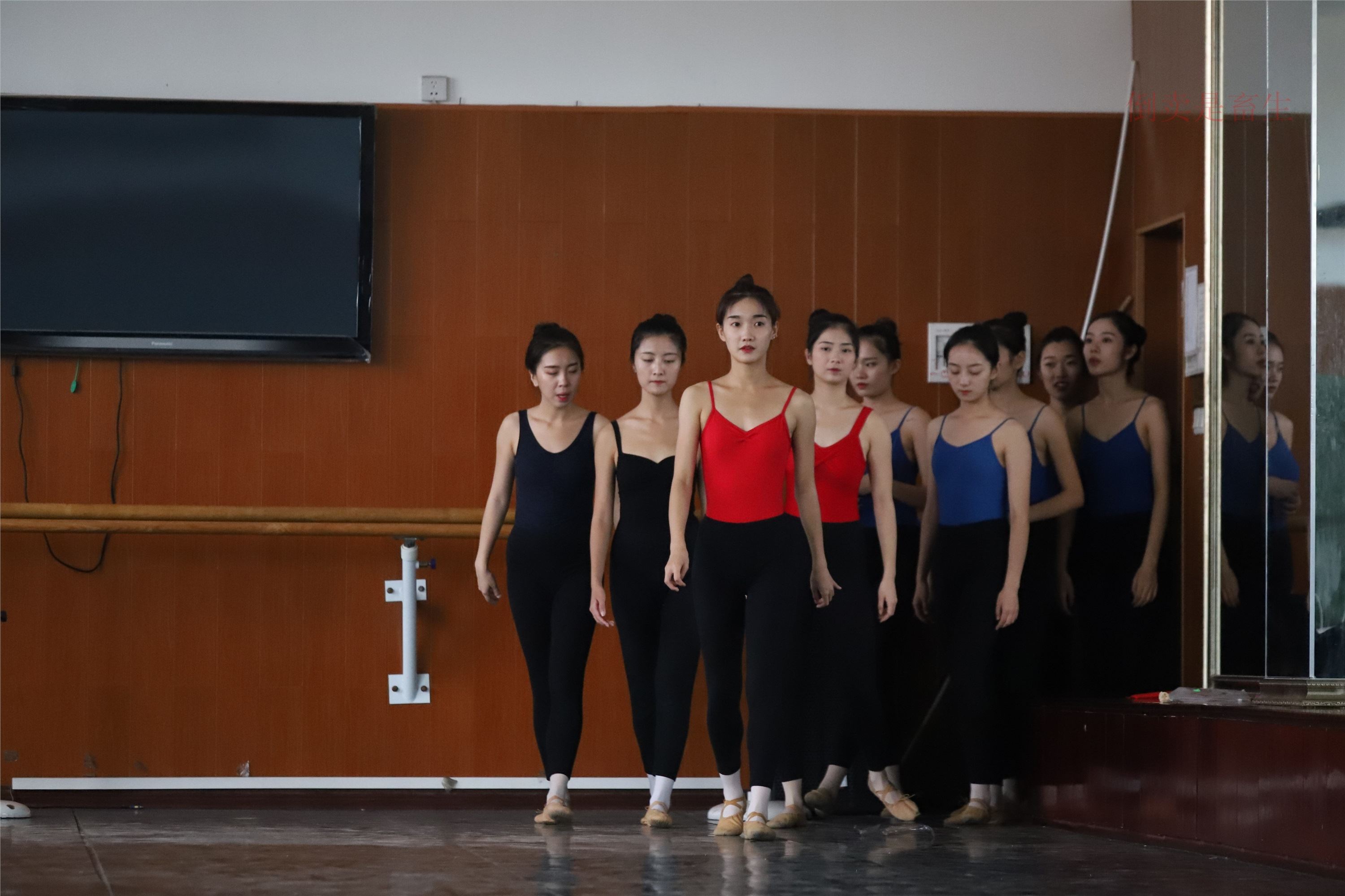 大西瓜美女图片 W003 舞蹈芭裤630p3