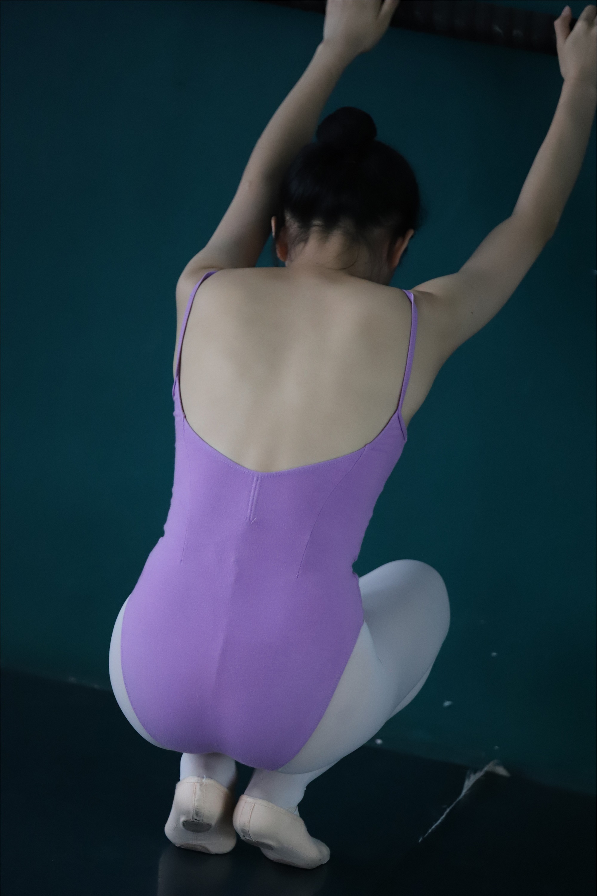 大西瓜美女图片 W004 多色舞蹈服 650p5