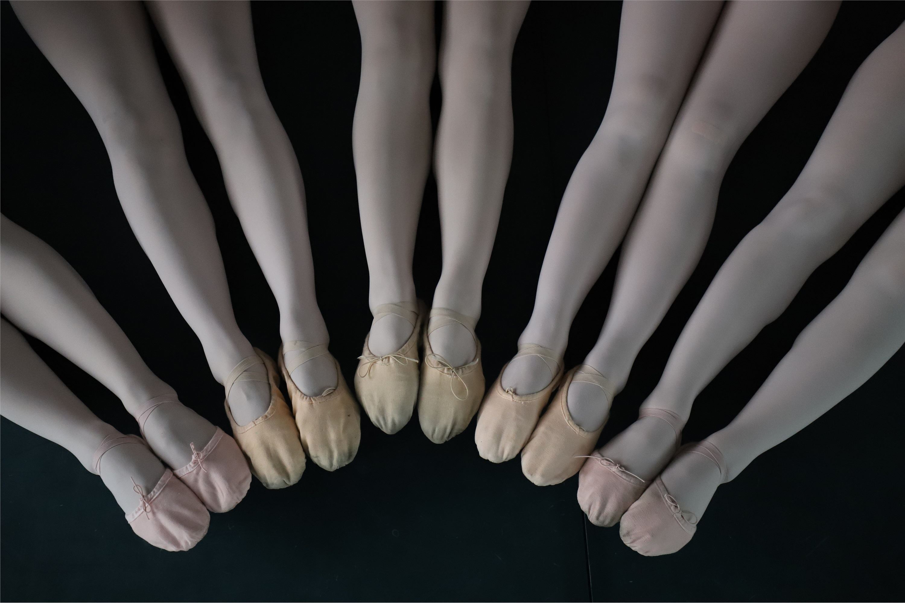 大西瓜美女图片 W005 红色舞蹈服 669P2