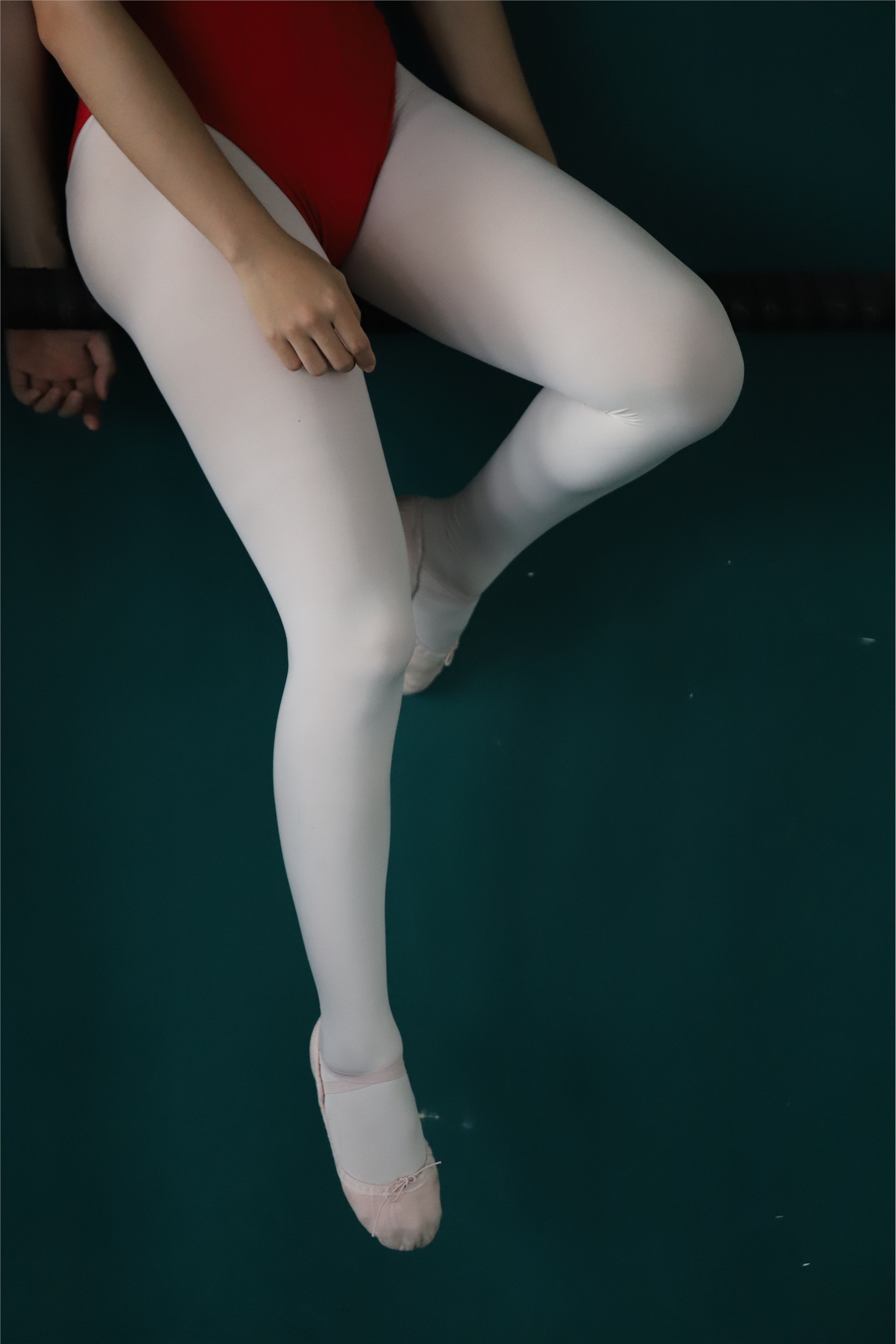 大西瓜美女图片 W005 红色舞蹈服 669P3